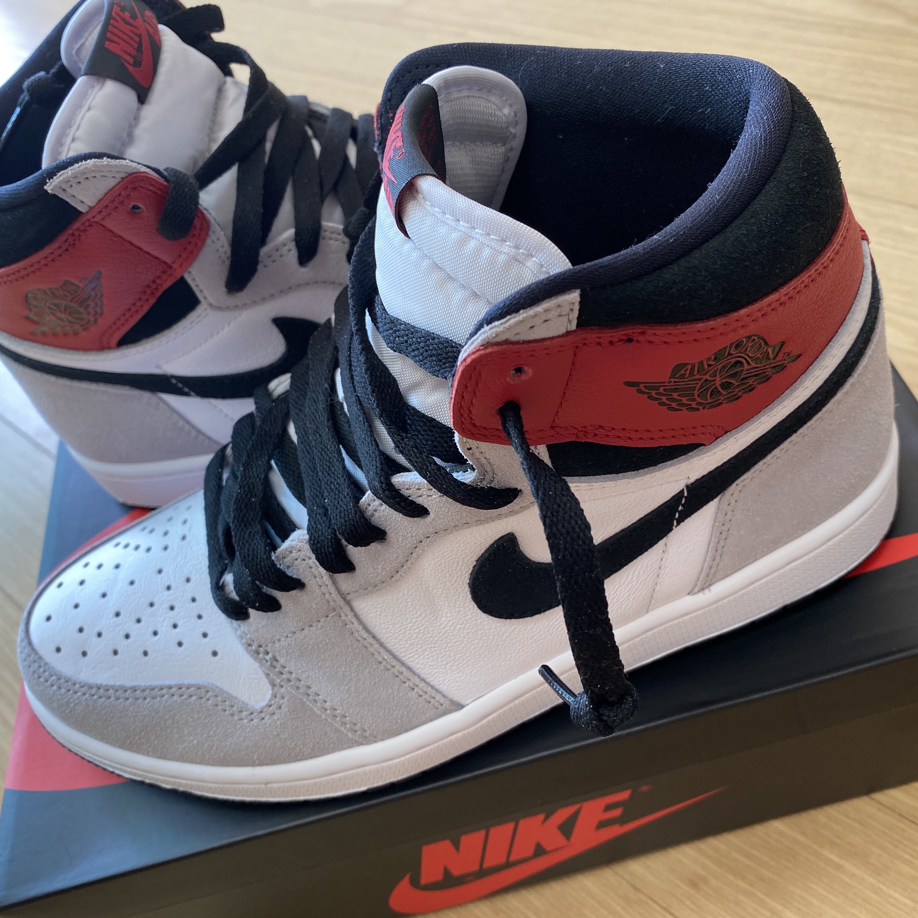 Jordan 1 Retro High OG Light Smoke Grey 착용 스타일