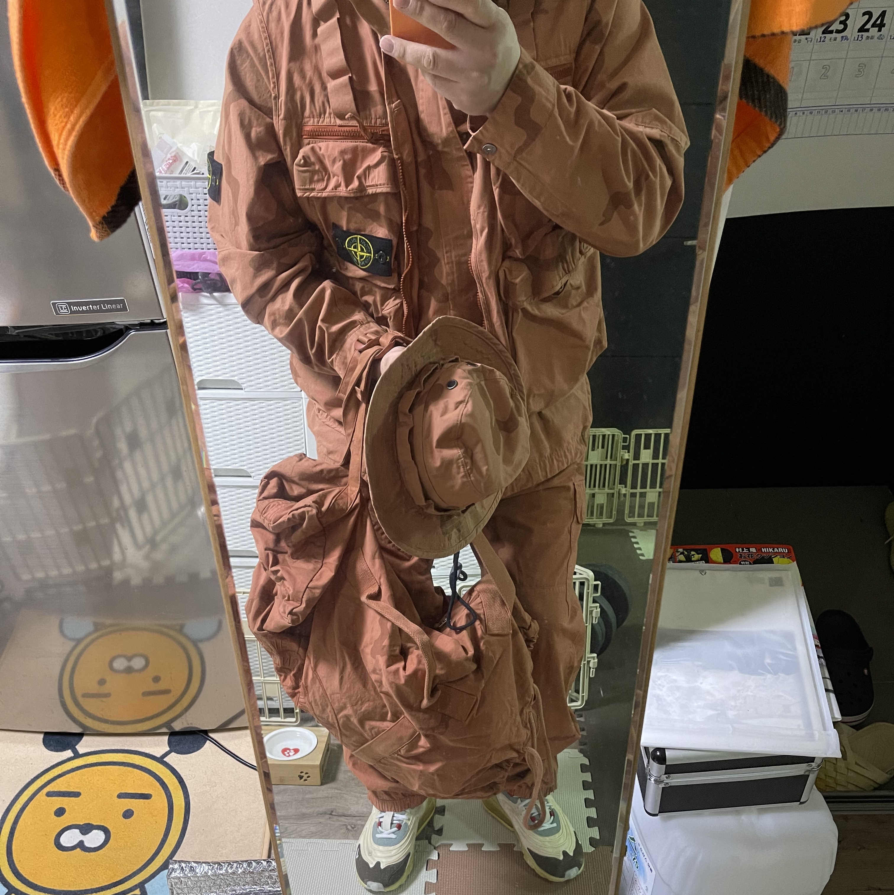 Nike x Travis Scott Air Max 270 React Cactus Trails, Supreme x Stone Island Riot Mask Camo Jacket Coral - 19SS 착용 스타일