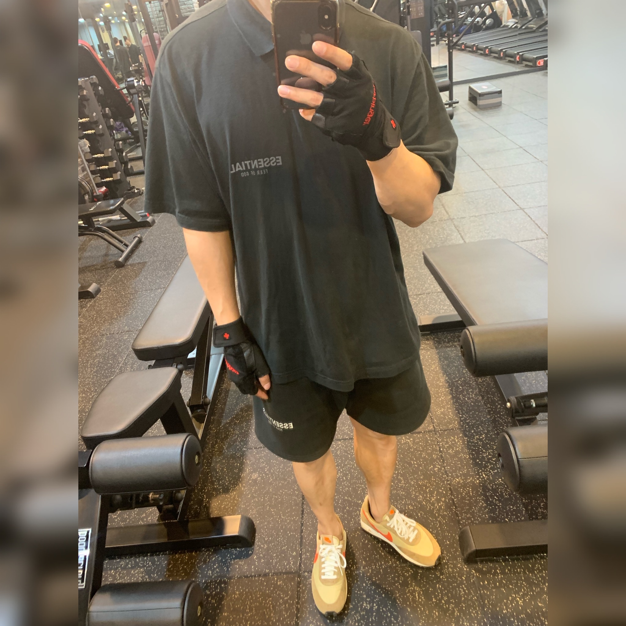 Nike Daybreak SP Vegas Gold College Orange, Essentials Sweatshorts Black - 21SS 착용 스타일