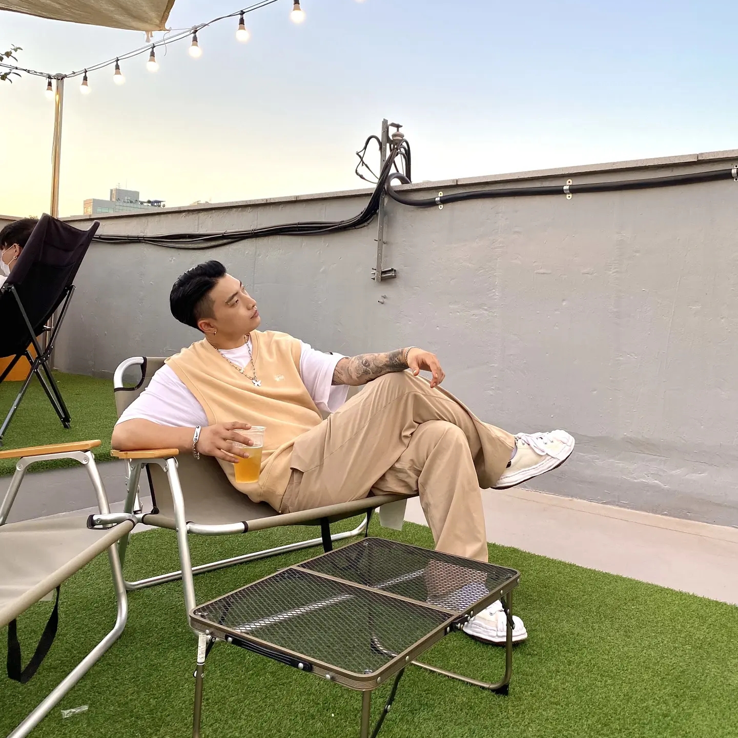 Maison Mihara Yasuhiro Blakey OG Sole Canvas Low-top Sneakers White, Stussy Fleece Vest Acorn 착용 스타일