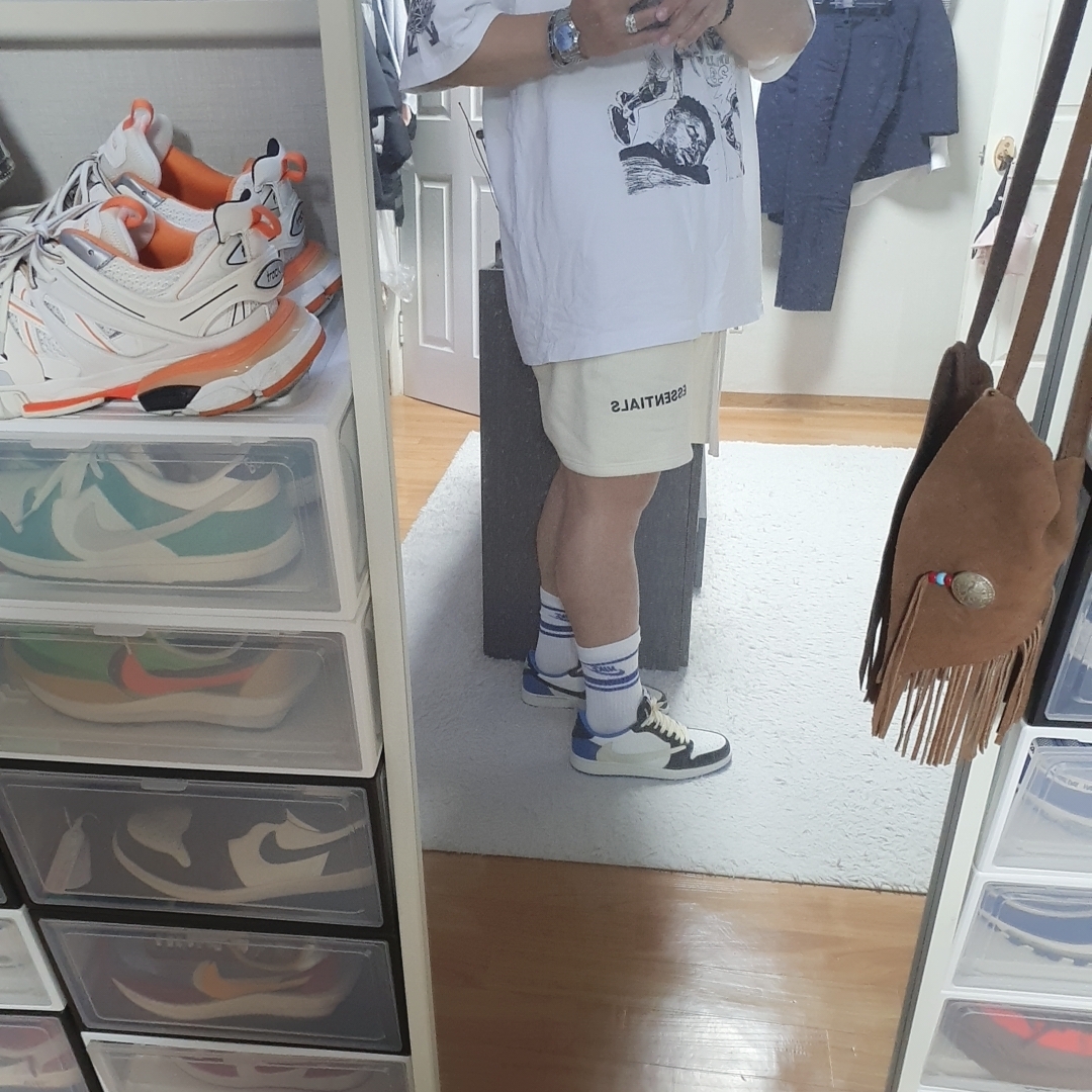 Jordan 1 x Travis Scott x Fragment Retro Low OG SP Military Blue, Jordan x Off-White S/S T-Shirt White - Asia 착용 스타일 - 2
