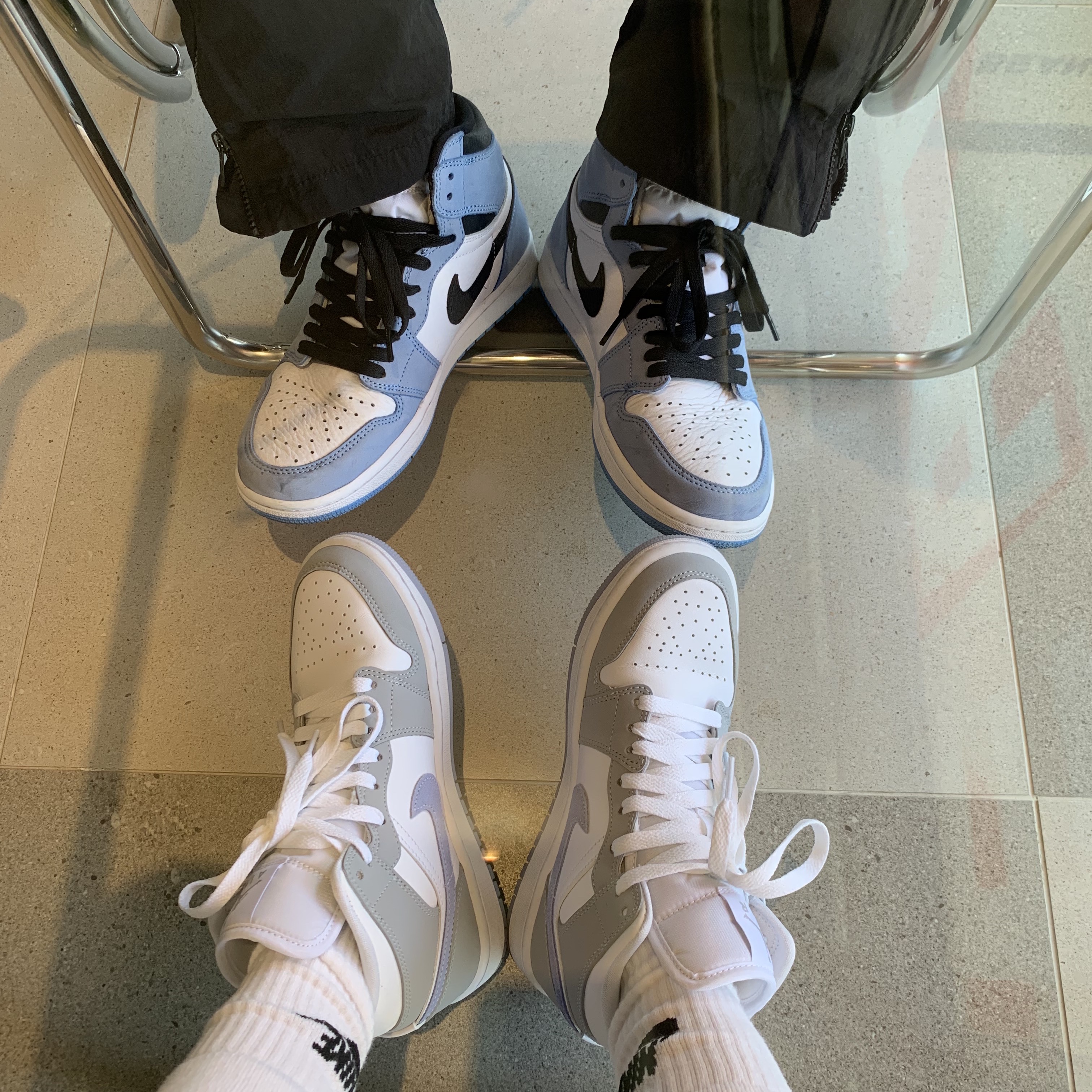 (W) Jordan 1 Mid Wolf Grey, Jordan 1 Retro High OG University Blue 착용 스타일 - 2