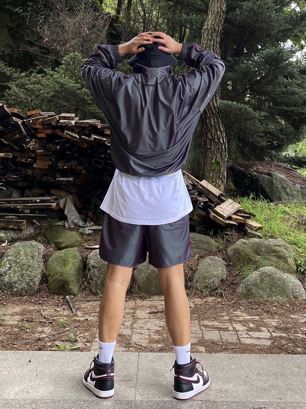 Essentials Track Jacket Iridescent - 20SS, Essentials Volley Shorts Iridescent - 20SS 착용 스타일 - 1