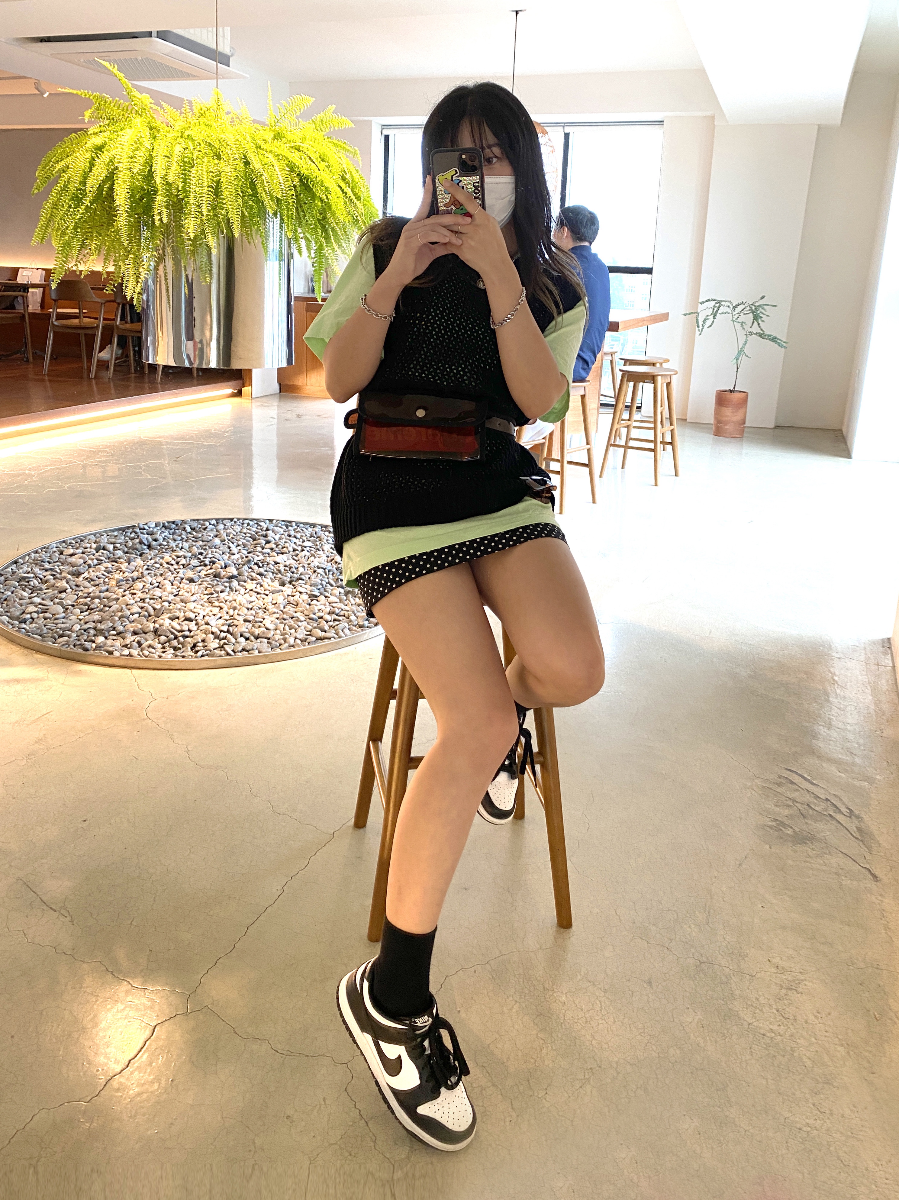 (W) Nike Dunk Low Black 착용 스타일 - 2