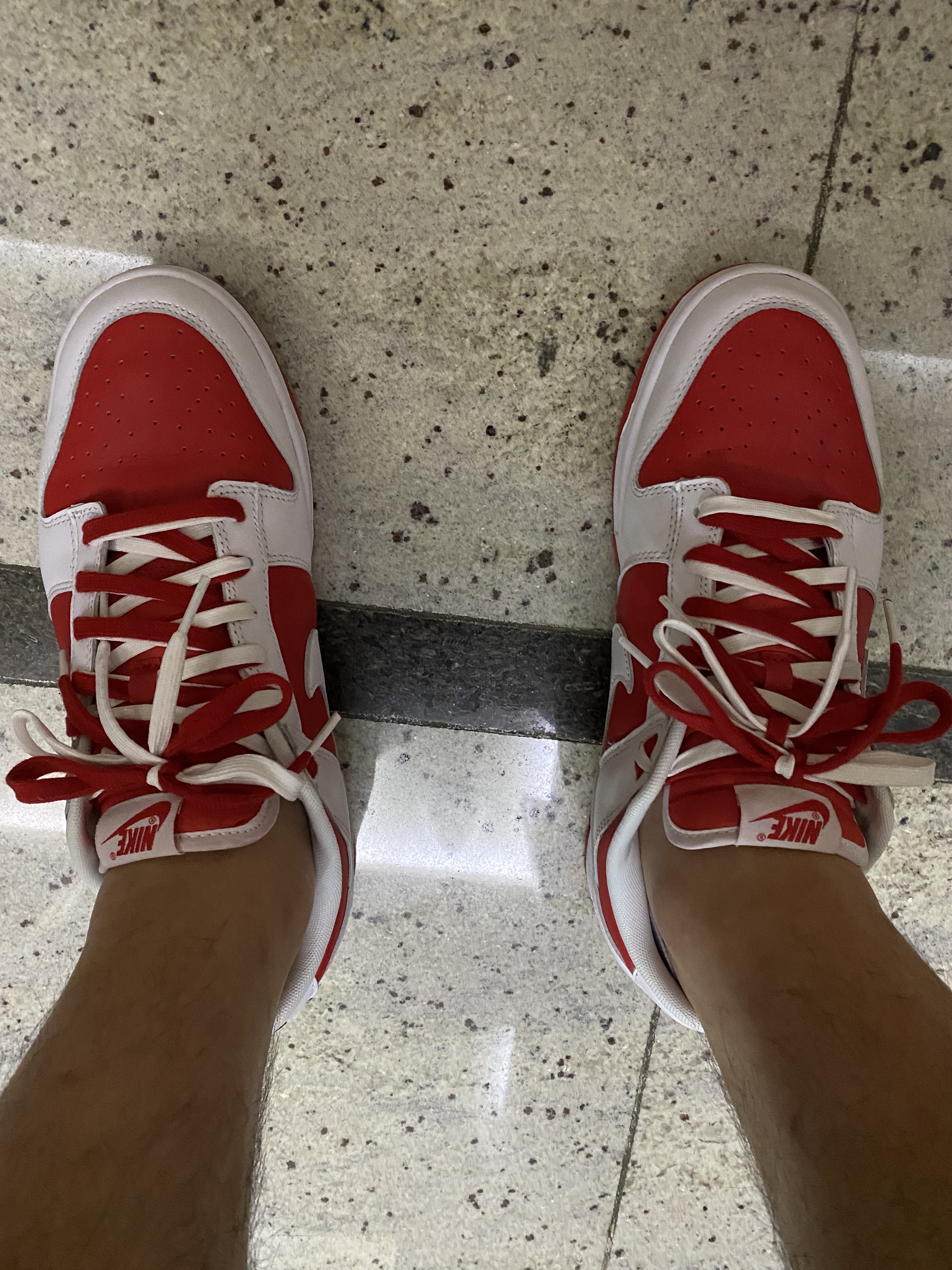 Nike Dunk Low Retro Championship Red 착용 스타일