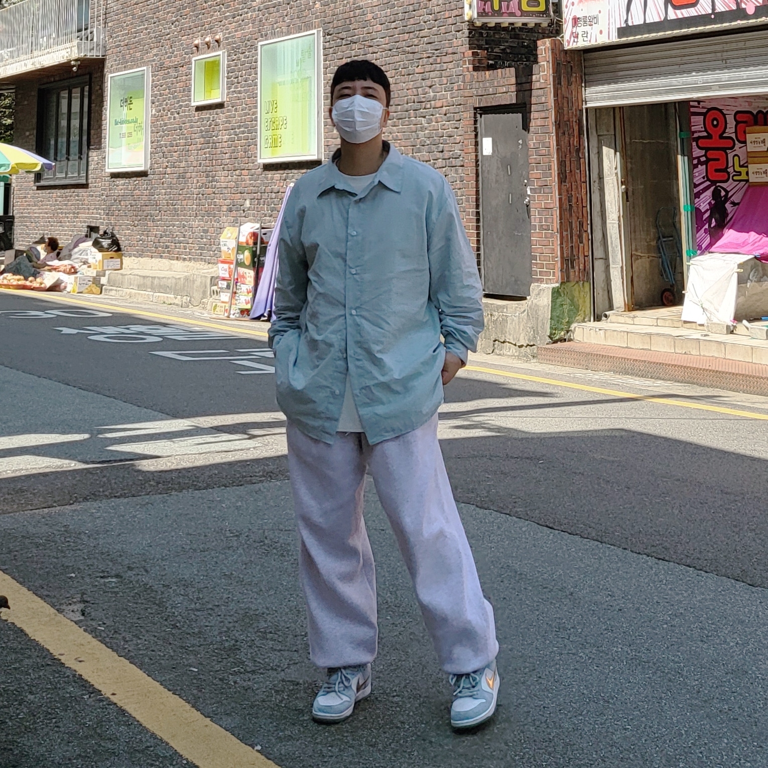 Nike x Sean Cliver SB Dunk Low Holiday Special 착용 스타일