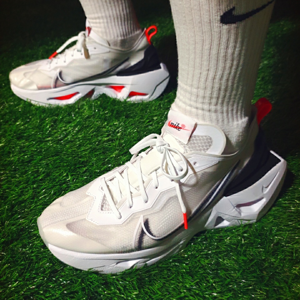 (W) Nike ZoomX Vista Grind White Bright Crimson Black 착용 스타일 - 5