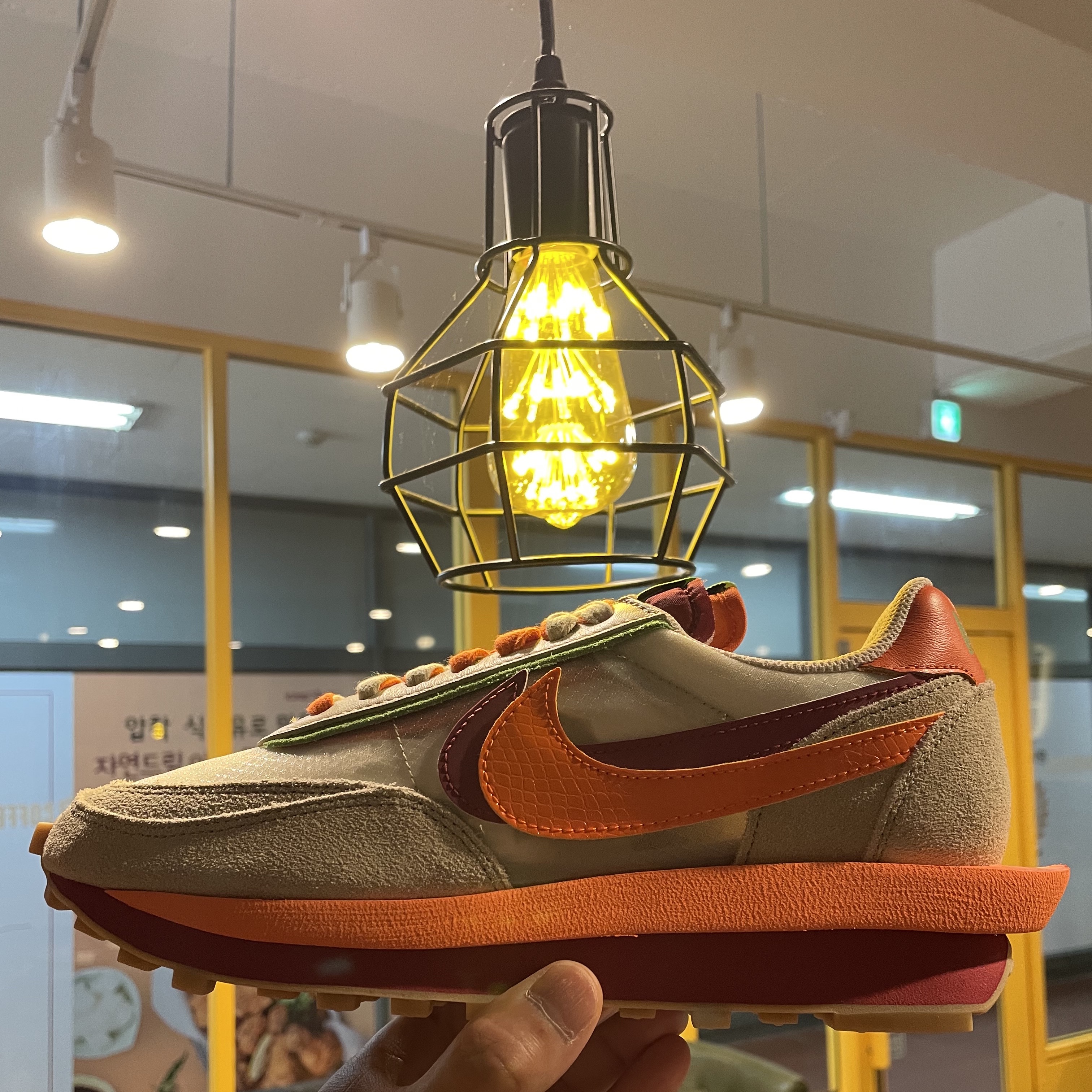 Nike x Sacai x Clot LDWaffle Orange Blaze 착용 스타일 - 1