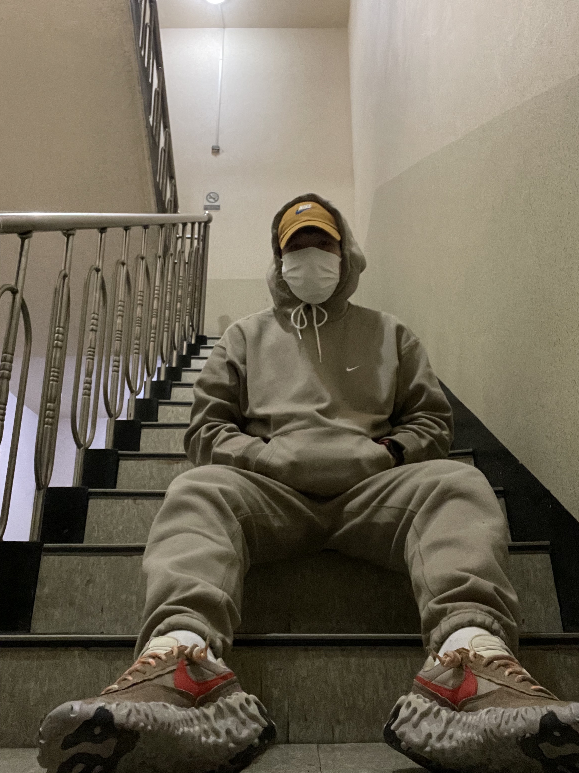 Nike Overbreak SP College Grey, Nike NRG Solo Swoosh Fleece Hoodie Khaki - Asia 착용 스타일 - 2