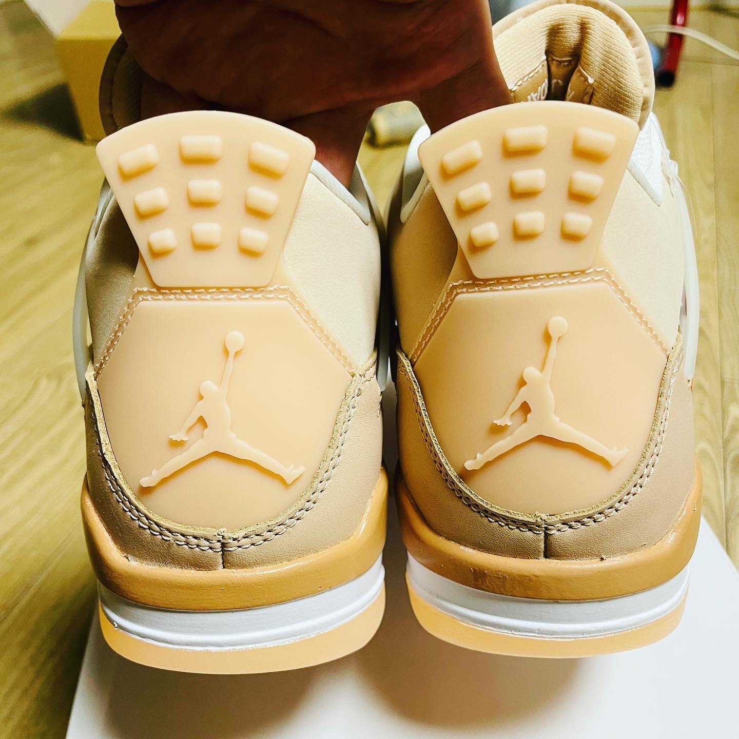 (W) Jordan 4 Retro Shimmer 착용 스타일 - 4