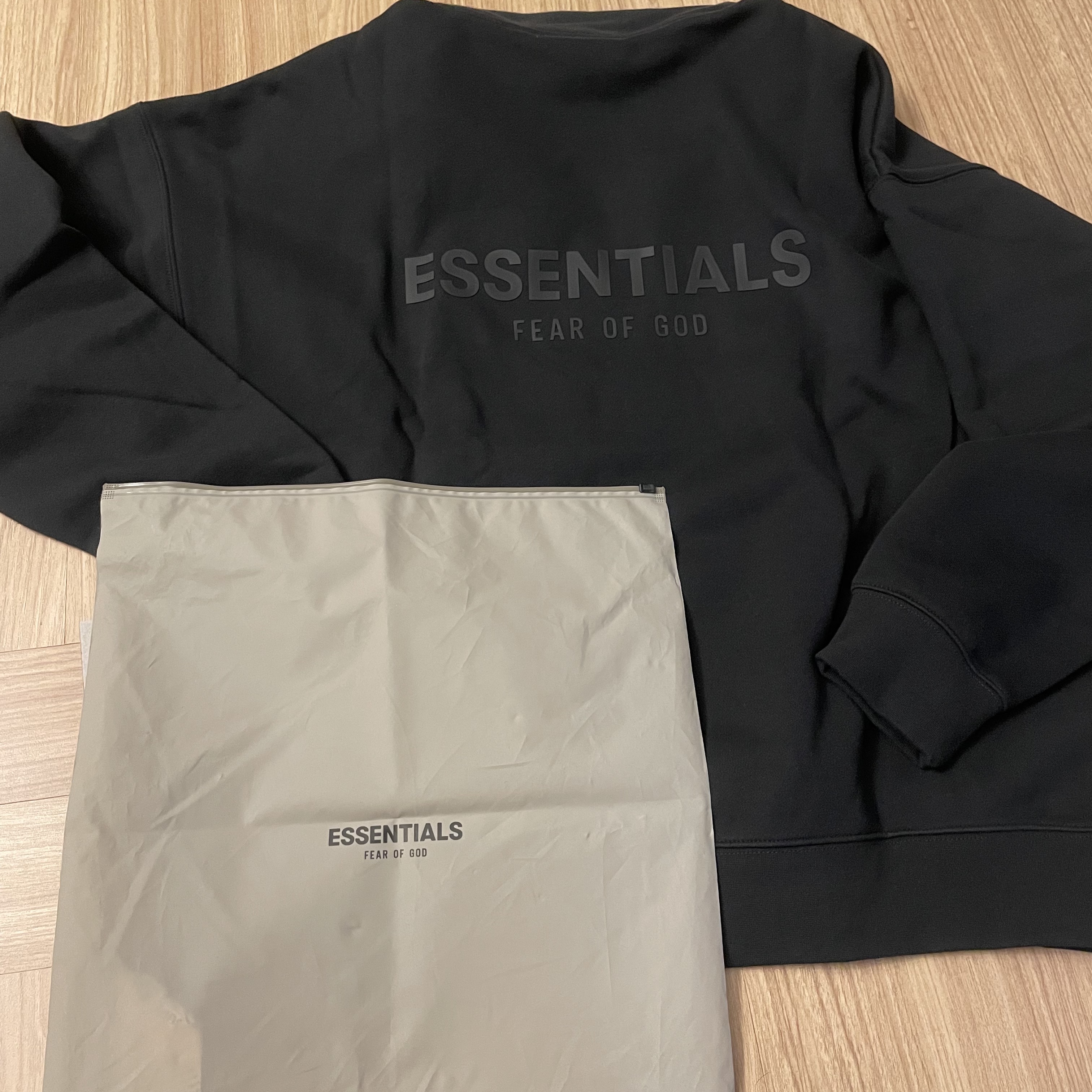 Essentials Pull-Over Hoodie Moss - 21SS, Essentials Mockneck Half-Zip Black - 21SS 착용 스타일 - 3
