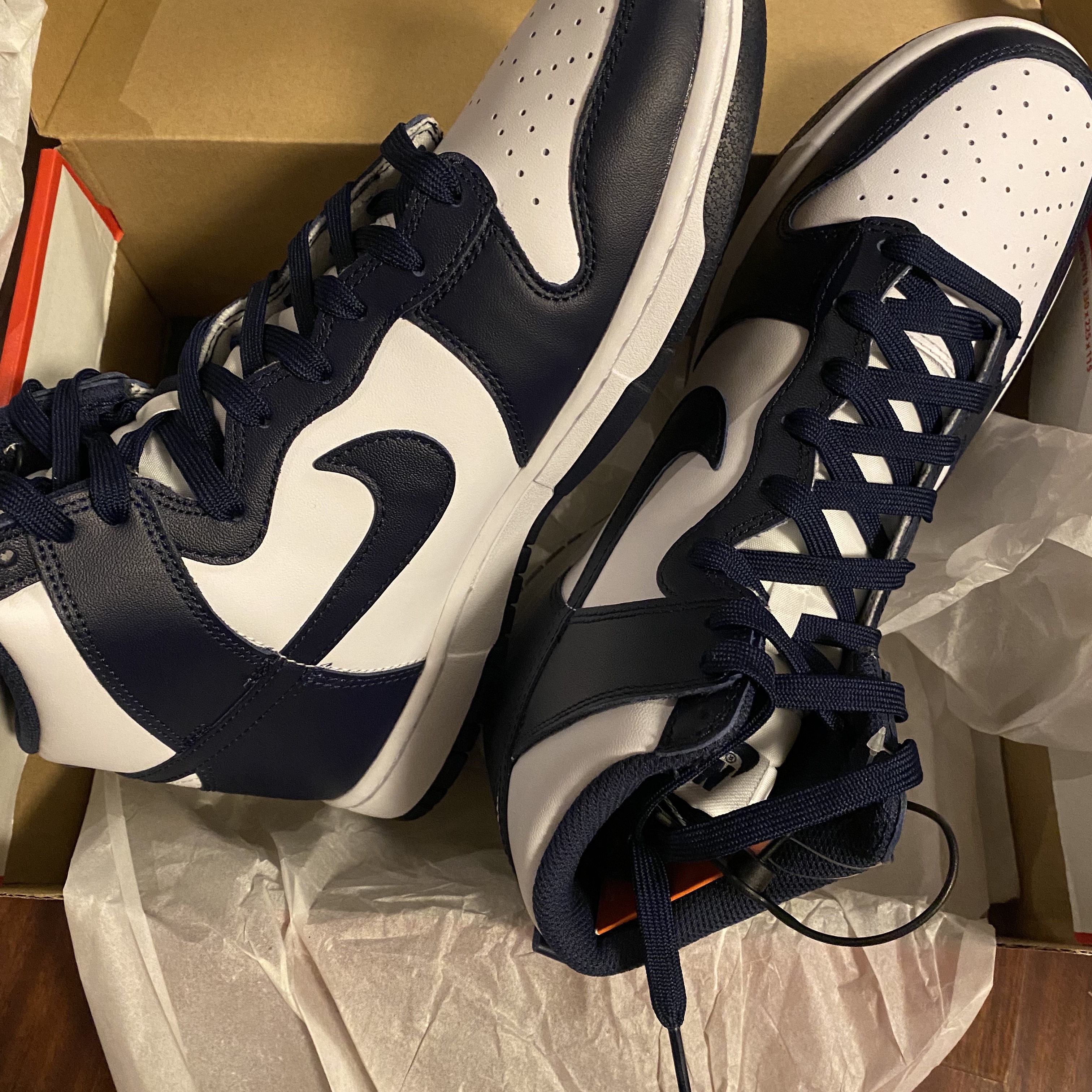 Nike Dunk High Retro Championship Navy 착용 스타일 - 2