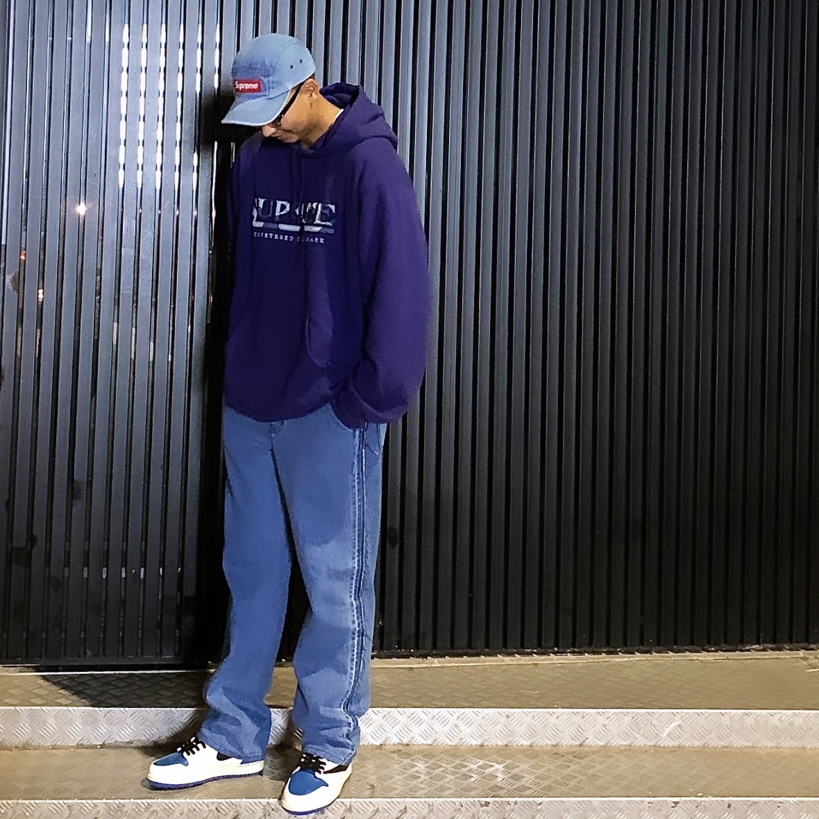 Jordan 1 x Travis Scott x Fragment Retro High OG SP Military Blue, Supreme Denim Logo Hooded Sweatshirt Washed Navy - 21SS 착용 스타일