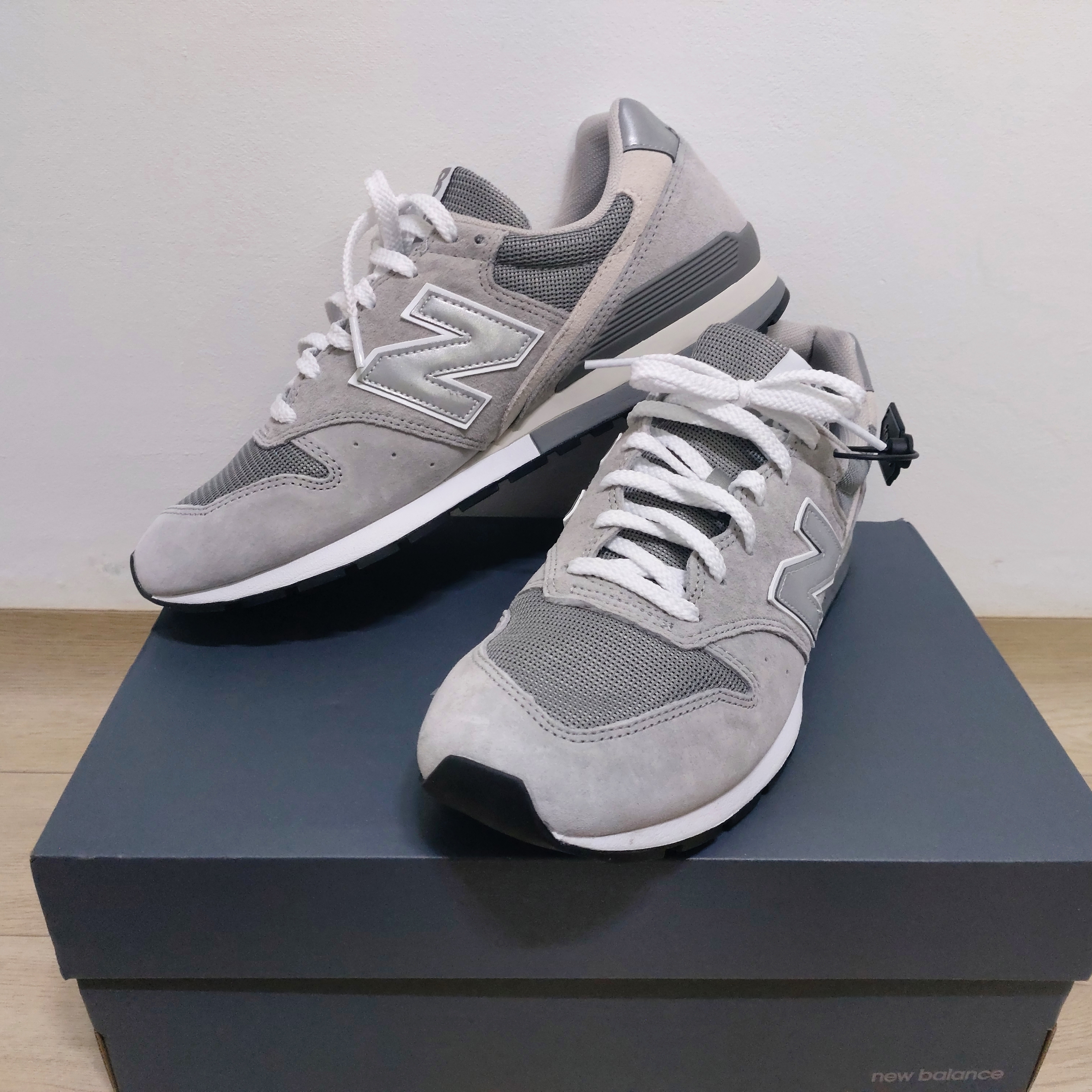 New Balance 996 Grey 착용 스타일