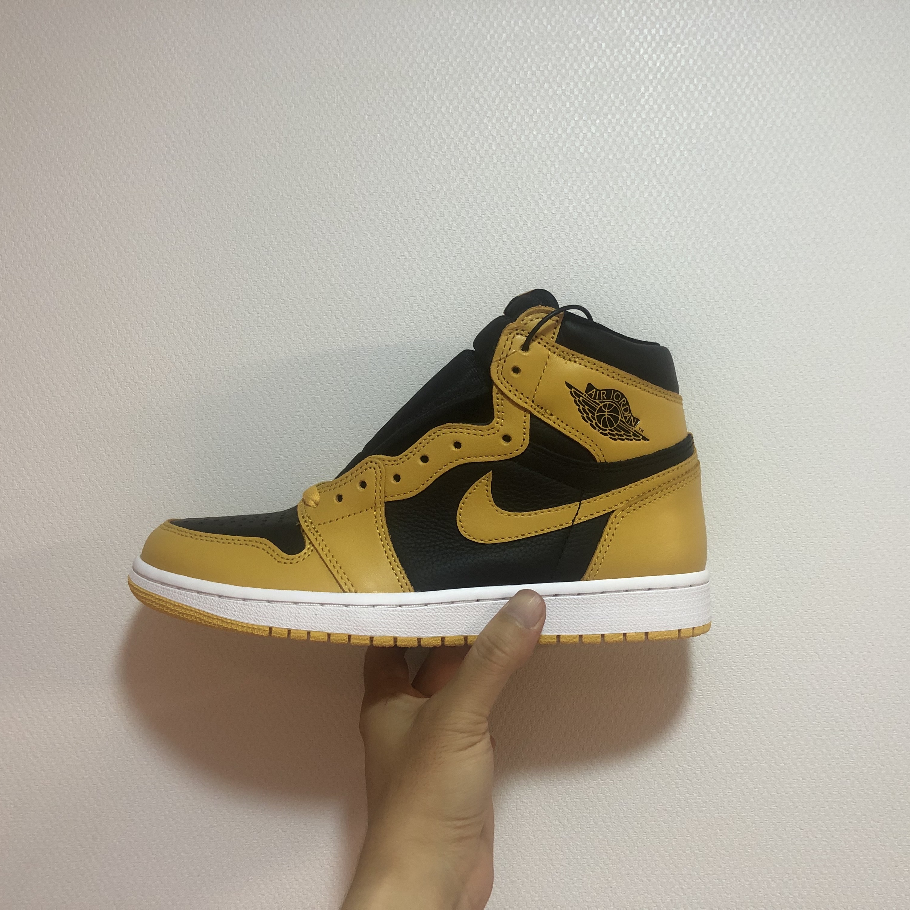 Jordan 1 Retro High OG Pollen 착용 스타일
