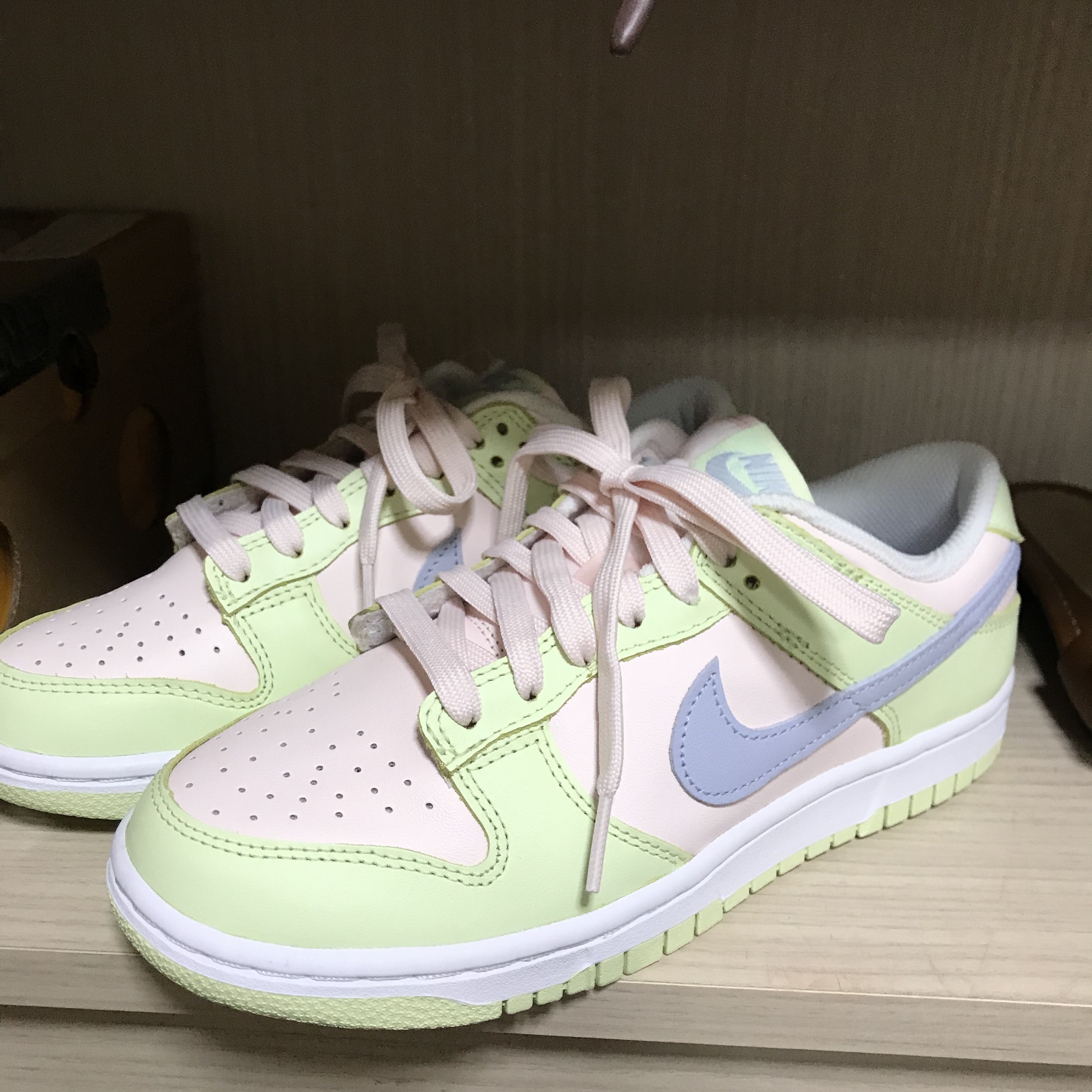 (W) Nike Dunk Low Light Soft Pink 착용 스타일 - 1