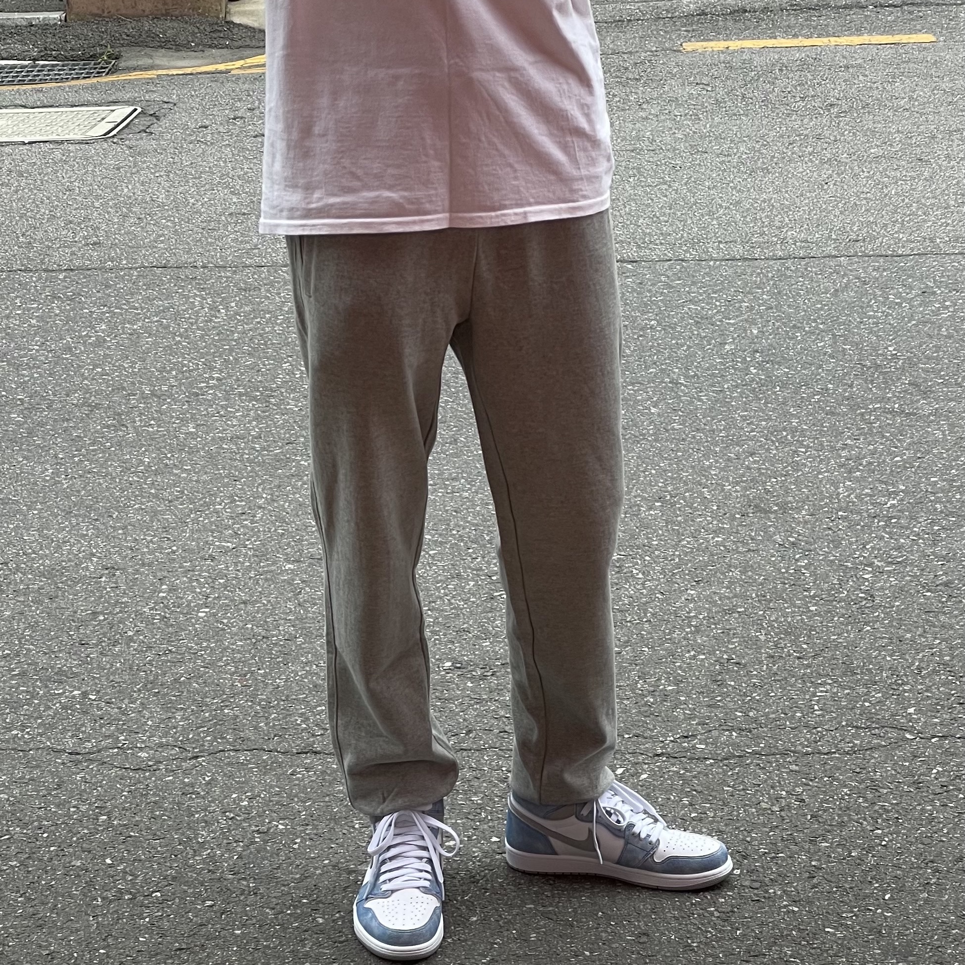 Jordan 1 Retro High OG Hyper Royal 착용 스타일