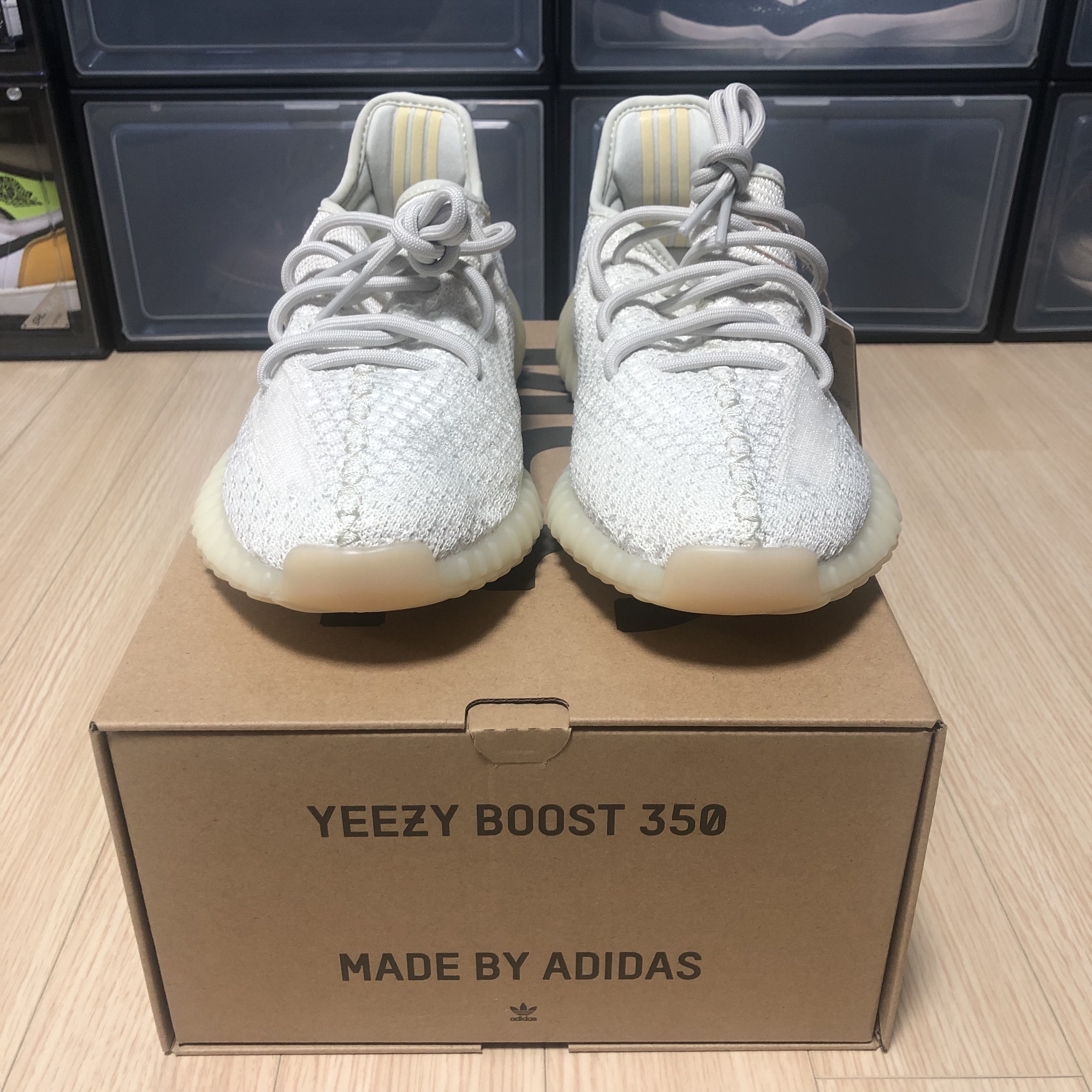 Adidas Yeezy Boost 350 V2 Light 착용 스타일 - 2