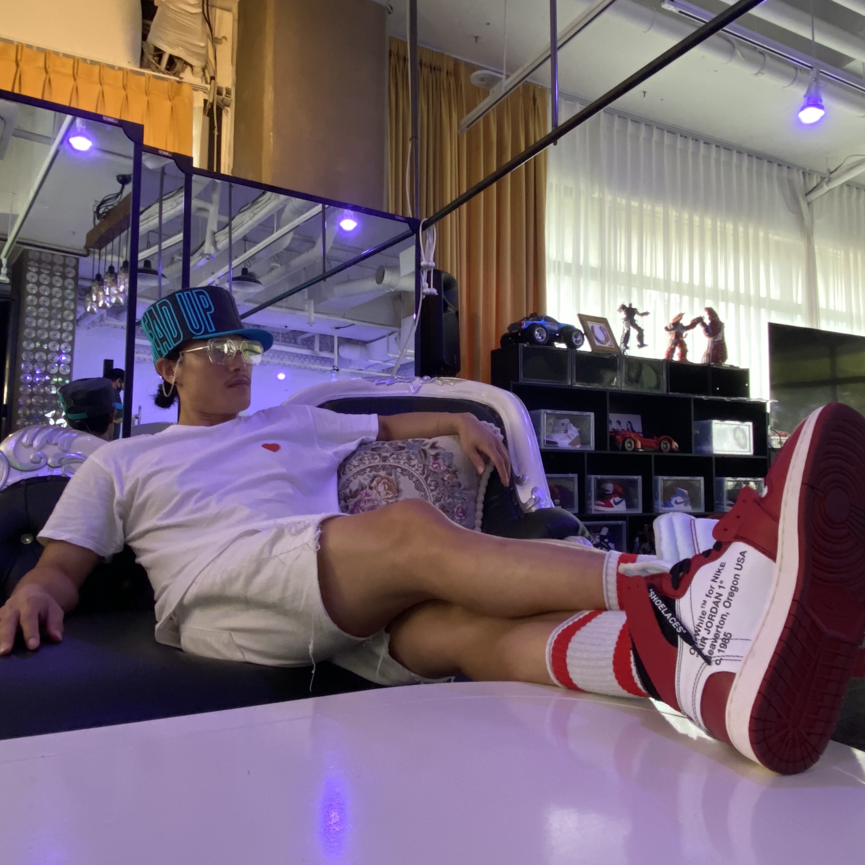 Jordan 1 x Off-White Retro High Chicago The Ten 착용 스타일