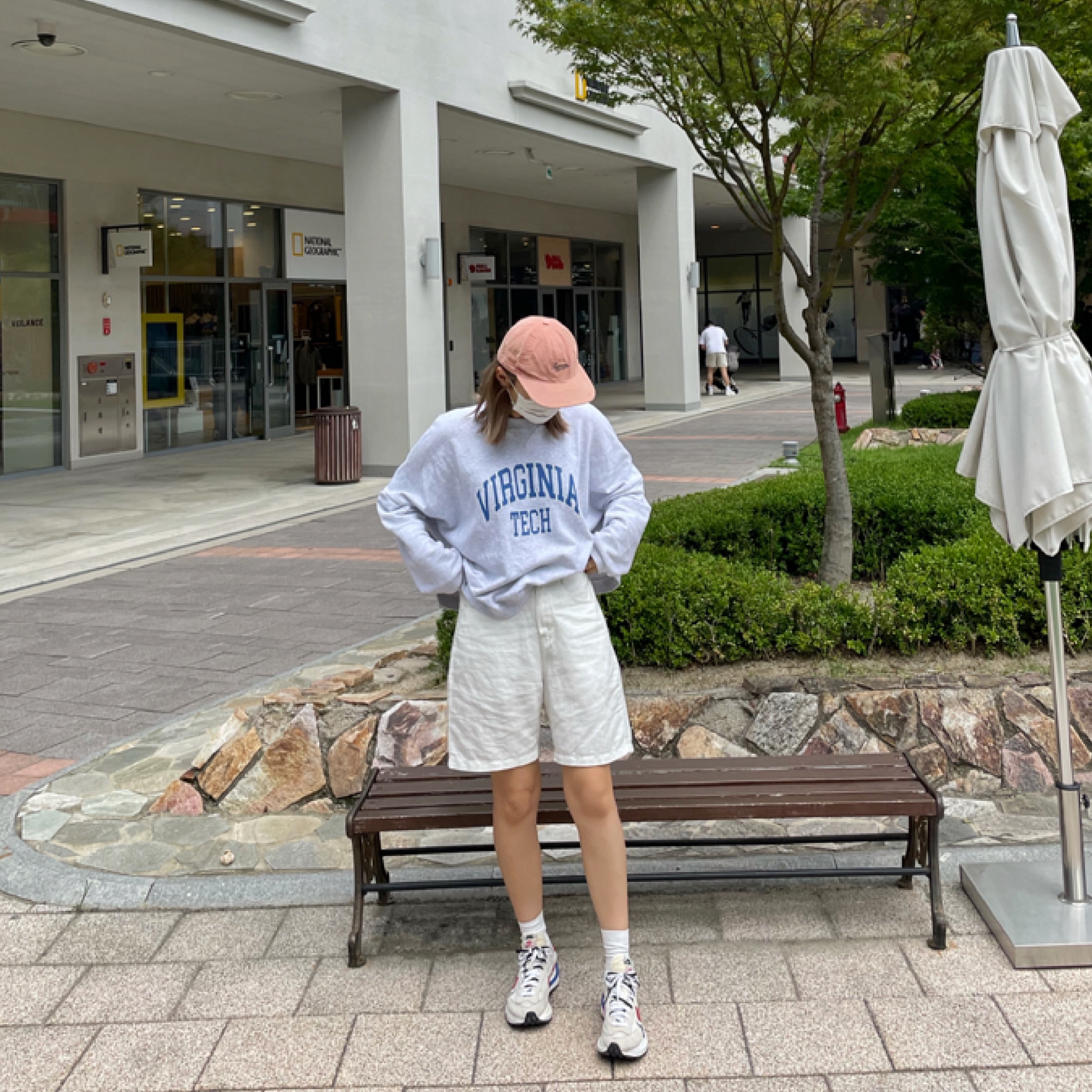 Nike x Sacai VaporWaffle Royal Fuchsia 착용 스타일