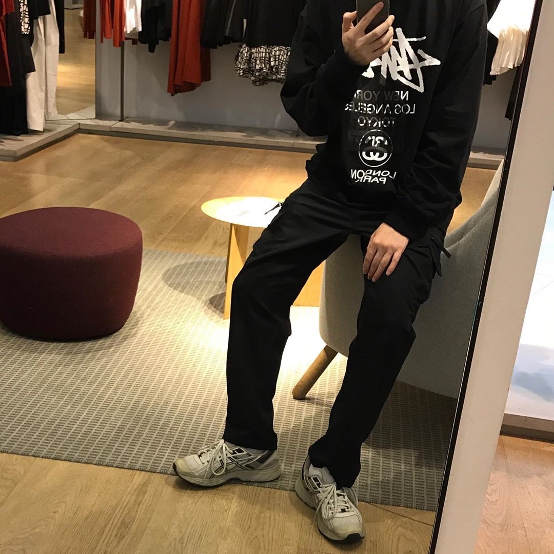 Asics x Kiko Kostadinov Gel-Burz 1 Grey, Stussy DSM World Tour LS T-Shirt Black 착용 스타일