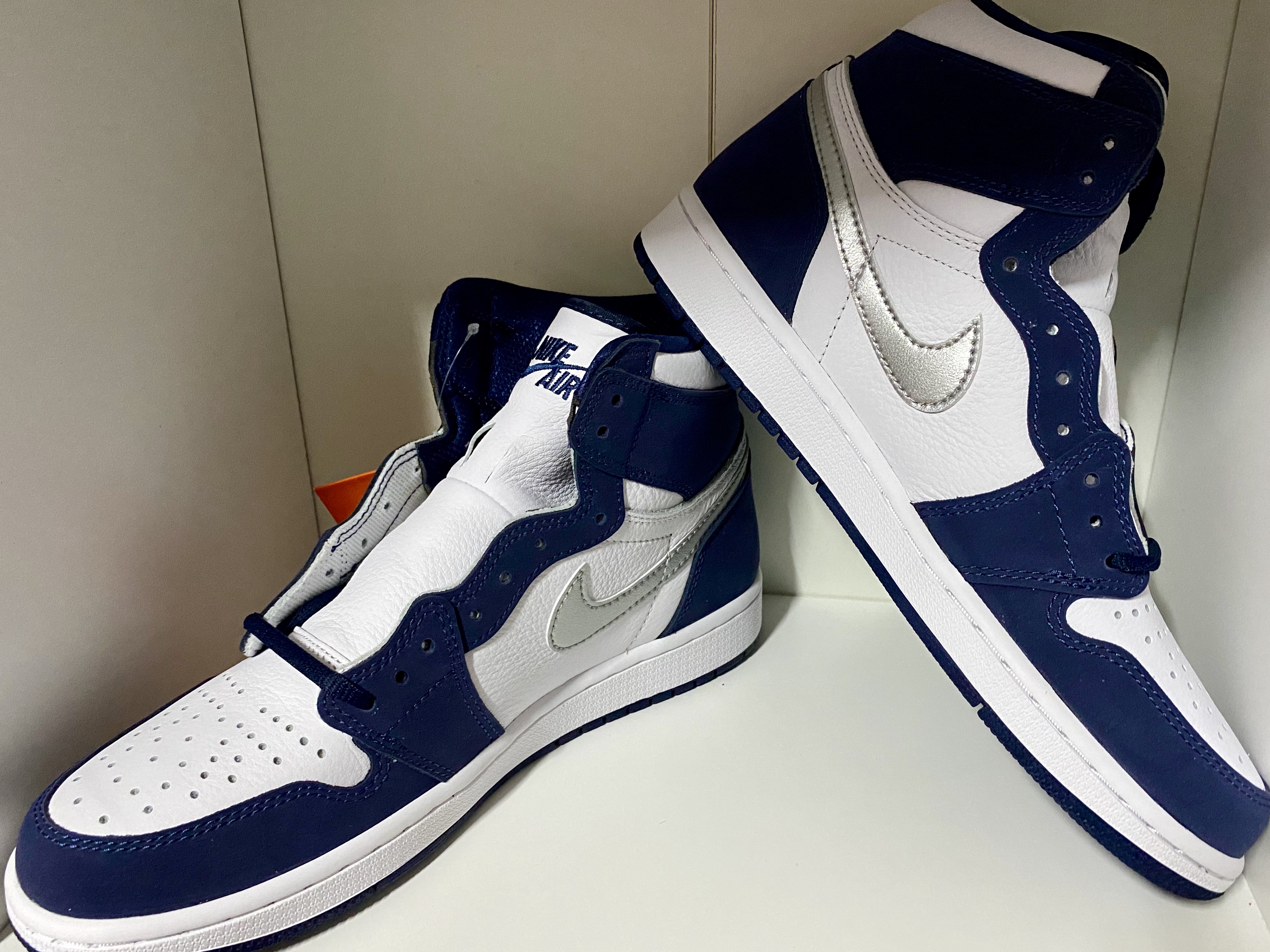Jordan 1 Retro High OG CO.JP Midnight Navy 착용 스타일 - 4
