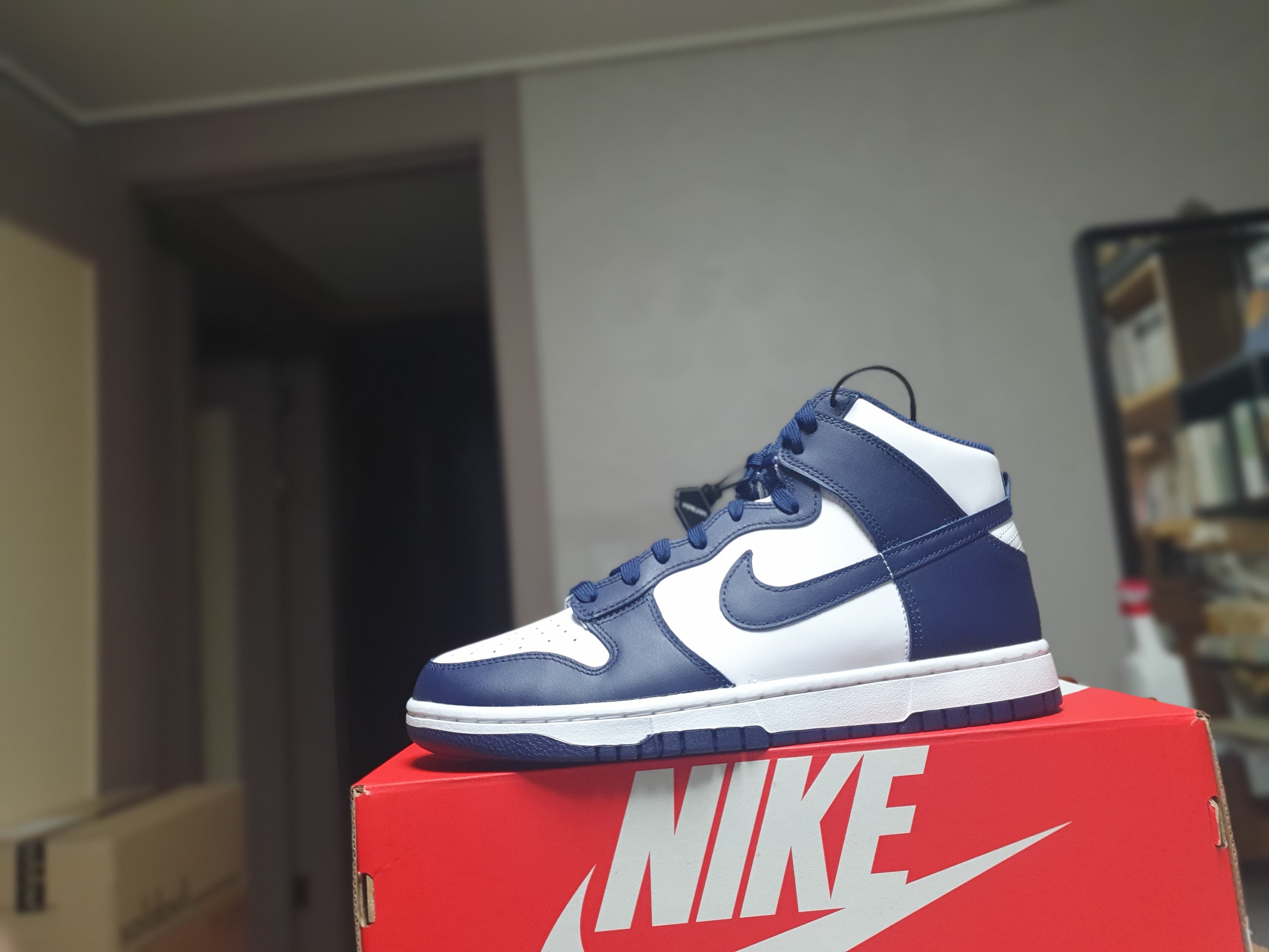 Nike Dunk High Retro Championship Navy 착용 스타일 - 2
