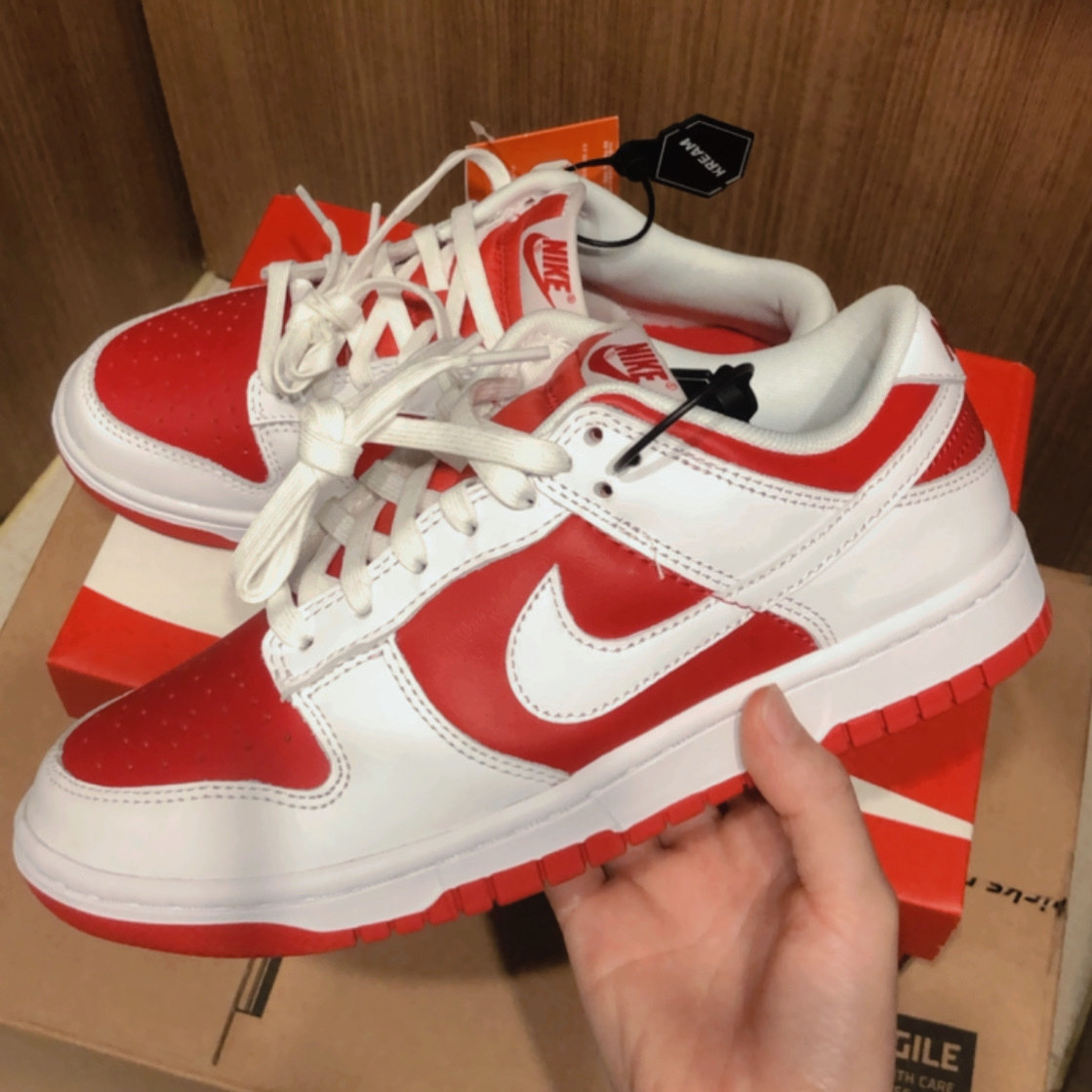 Nike Dunk Low Retro Championship Red 착용 스타일