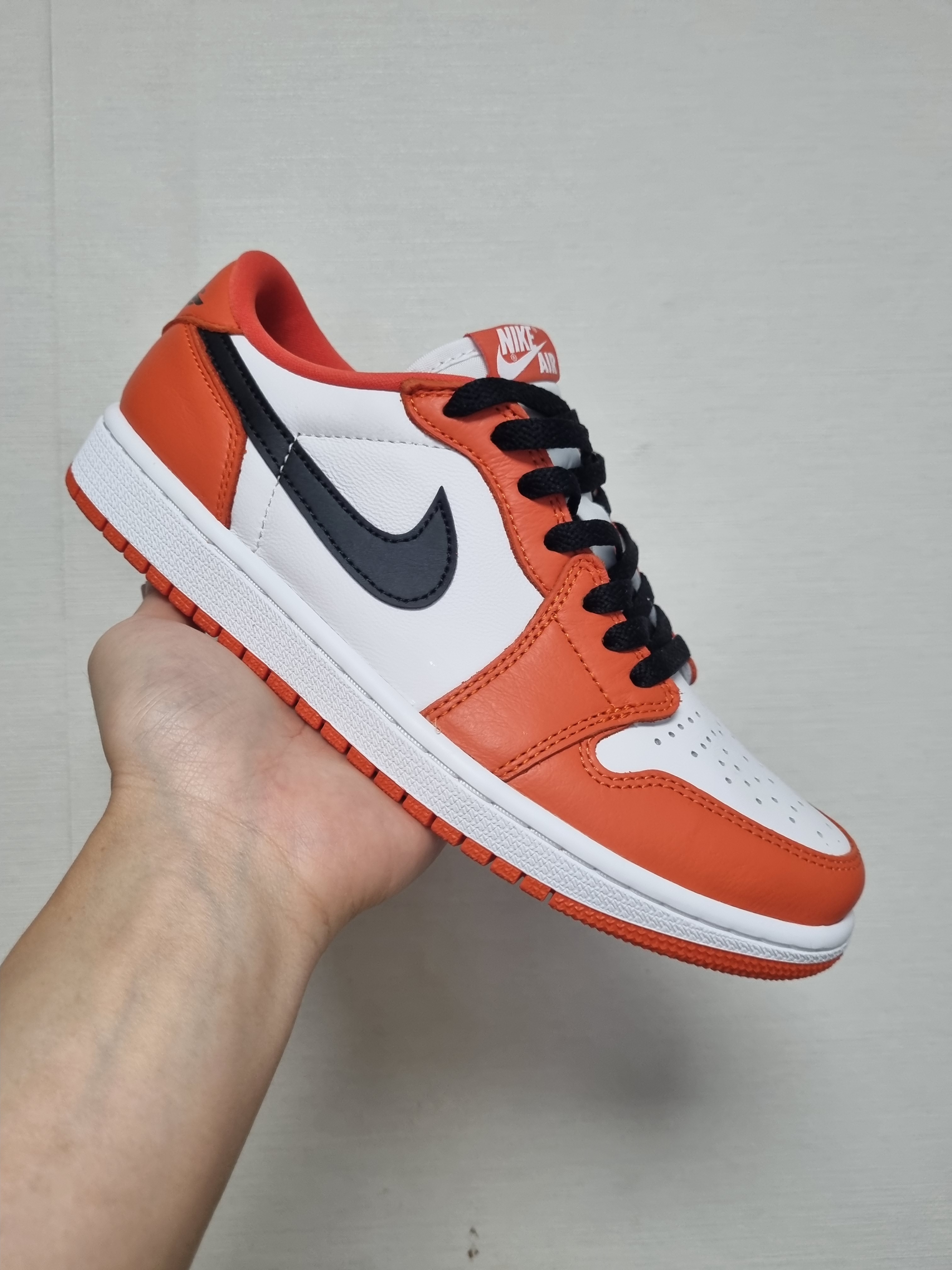 Jordan 1 Low OG Starfish 착용 스타일