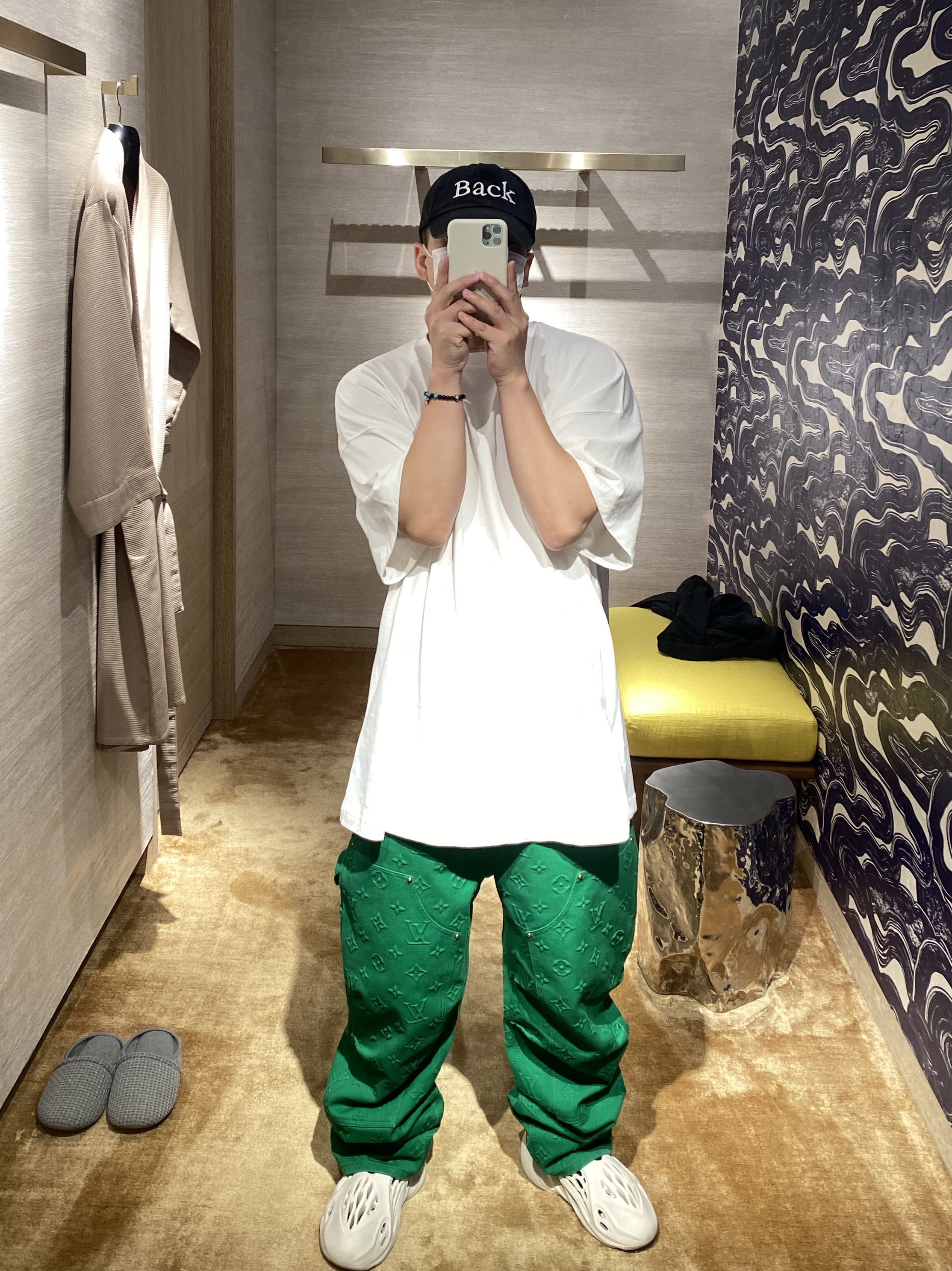 Adidas Yeezy Foam RNNR Ararat 착용 스타일