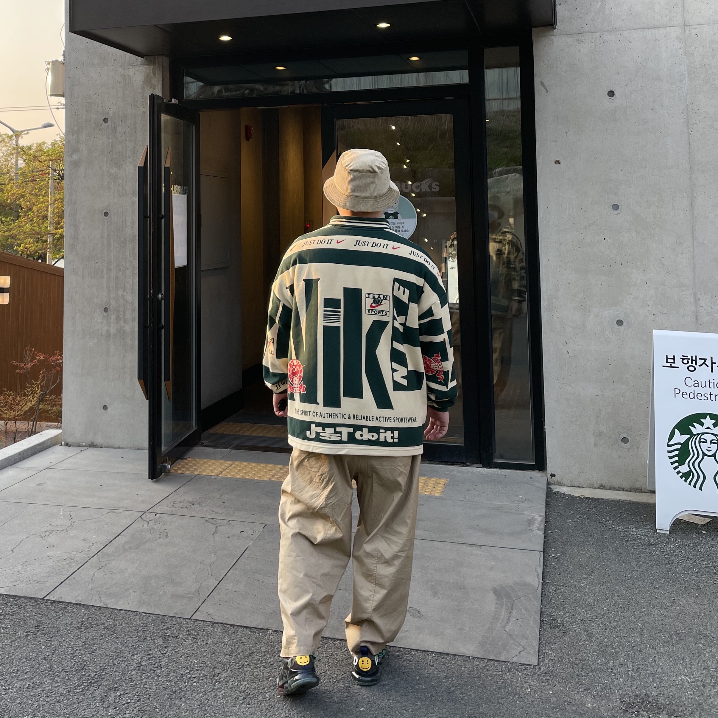 Nike x Cactus Plant Flea Market Long Sleeve Polo Natural - US/EU, (W) Nike x Cactus Plant Flea Market Air VaporMax 2019 착용 스타일