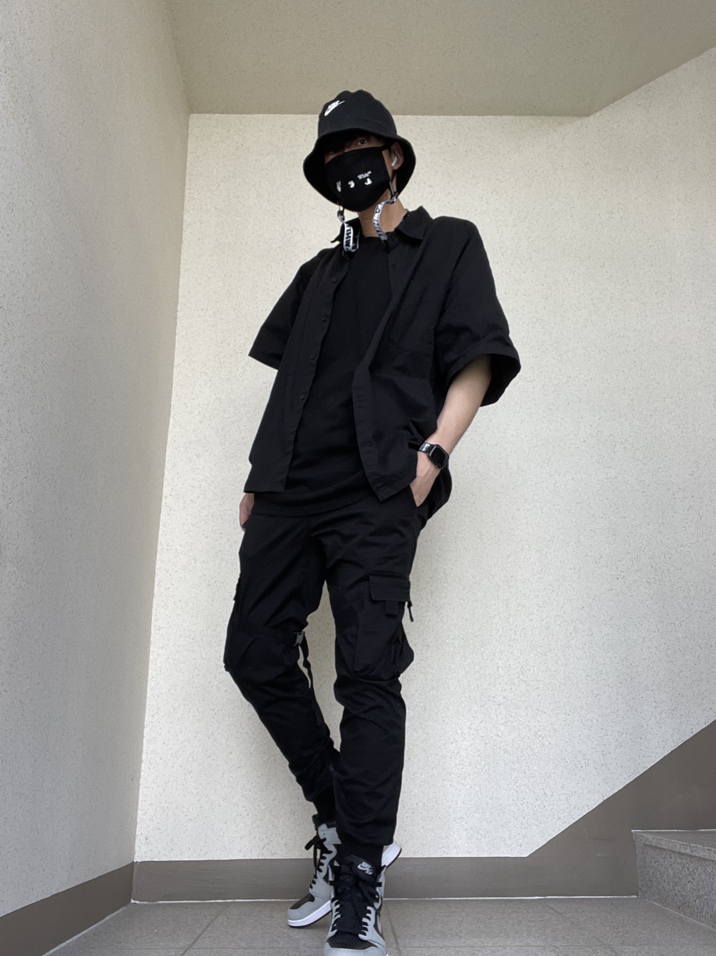 Nike Futura Washed Bucket Hat Black, Off-White x Amore Pacific Protection Box (Without Cosmetics) 착용 스타일 - 1