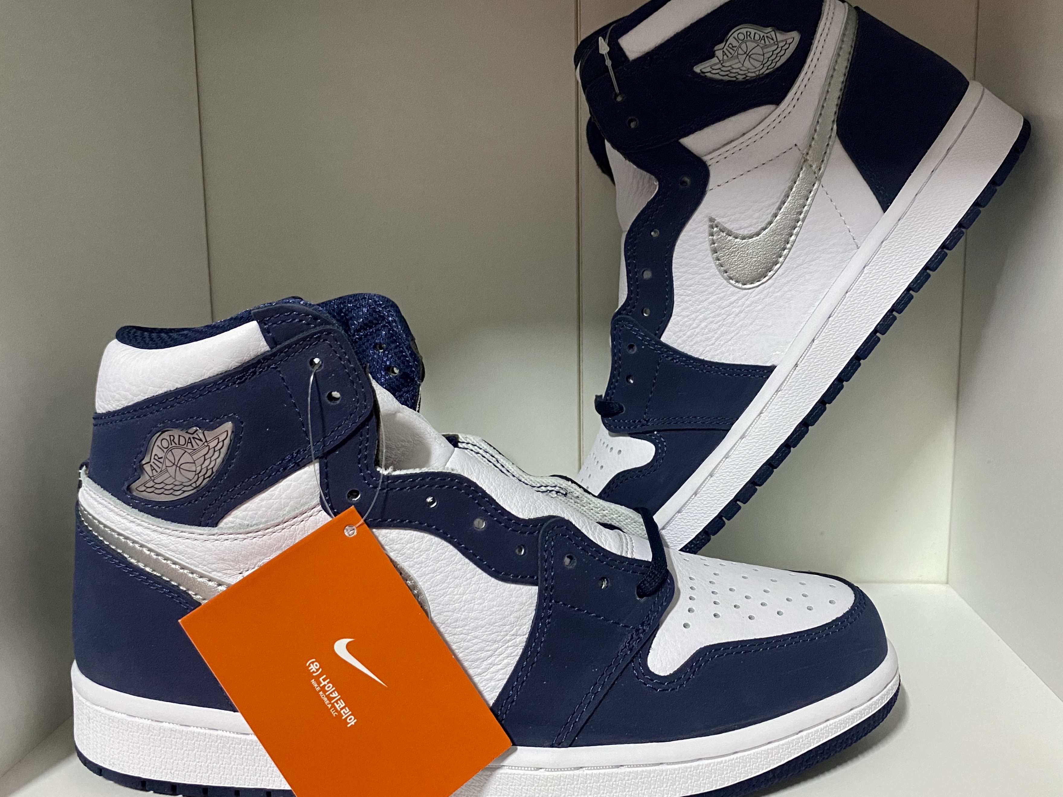 Jordan 1 Retro High OG CO.JP Midnight Navy 착용 스타일 - 1