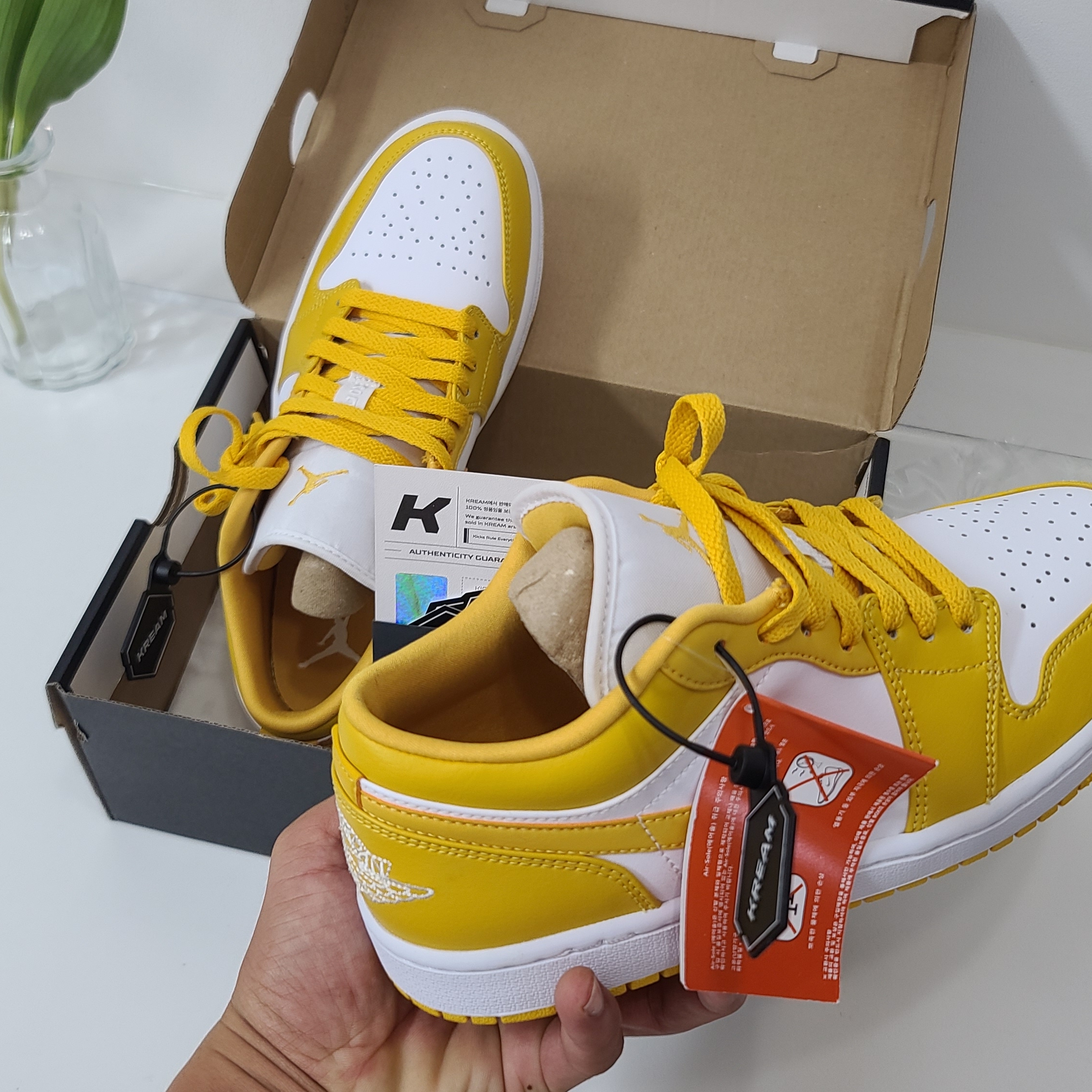 Jordan 1 Low Pollen, (GS) Jordan 1 Low Pollen 착용 스타일 - 1