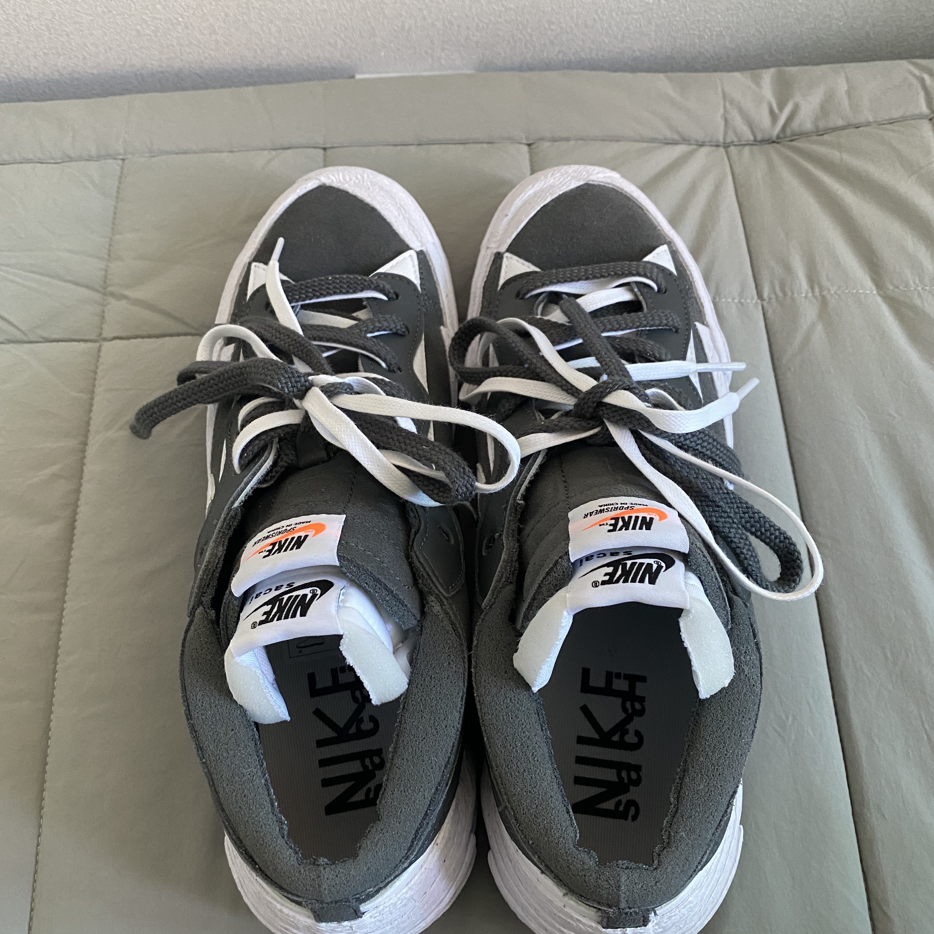Nike x Sacai Blazer Low Iron Grey 착용 스타일 - 2