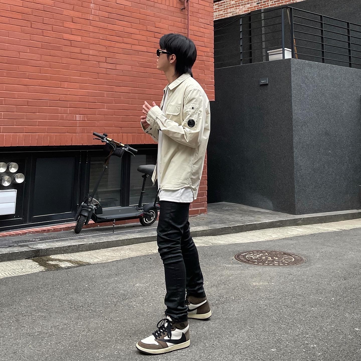Jordan 1 x Travis Scott Retro High OG SP Mocha ์ฐฉ์ฉ ์คํ์ผ - 2