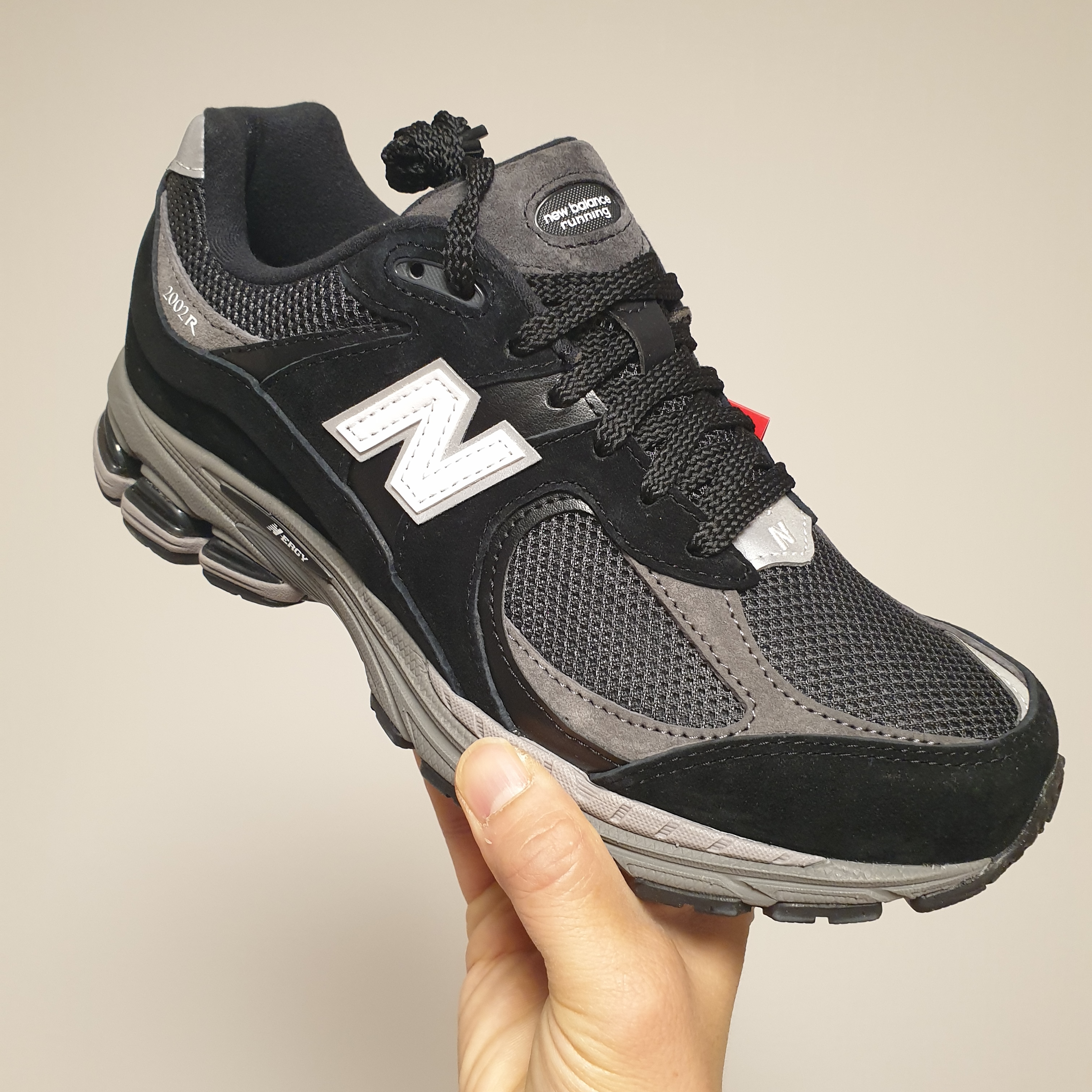 New Balance 2002R Black Dark Grey - JD Sports Exclusive 착용 스타일 - 2