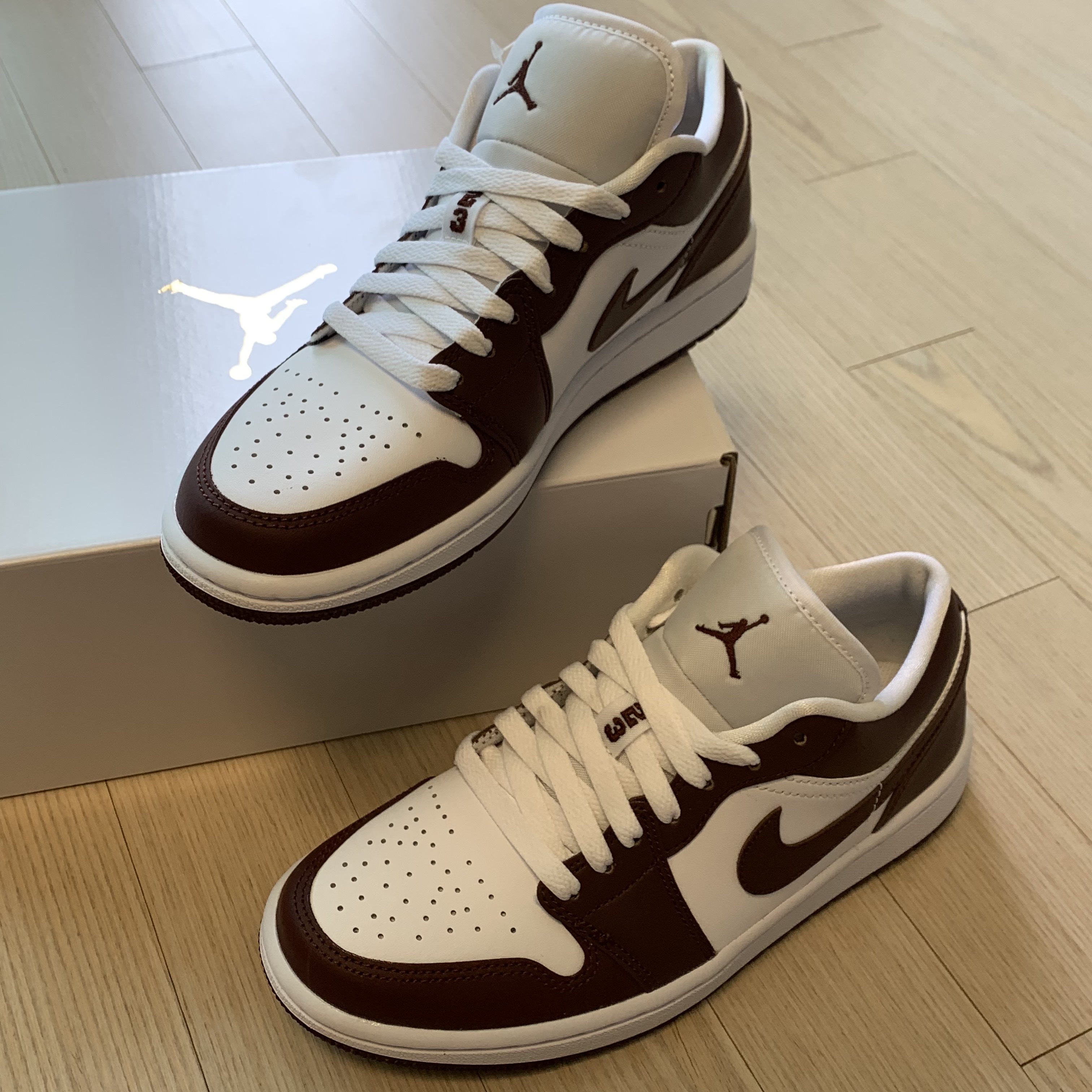 (W) Jordan 1 Low Bronze Eclipse 착용 스타일 - 1