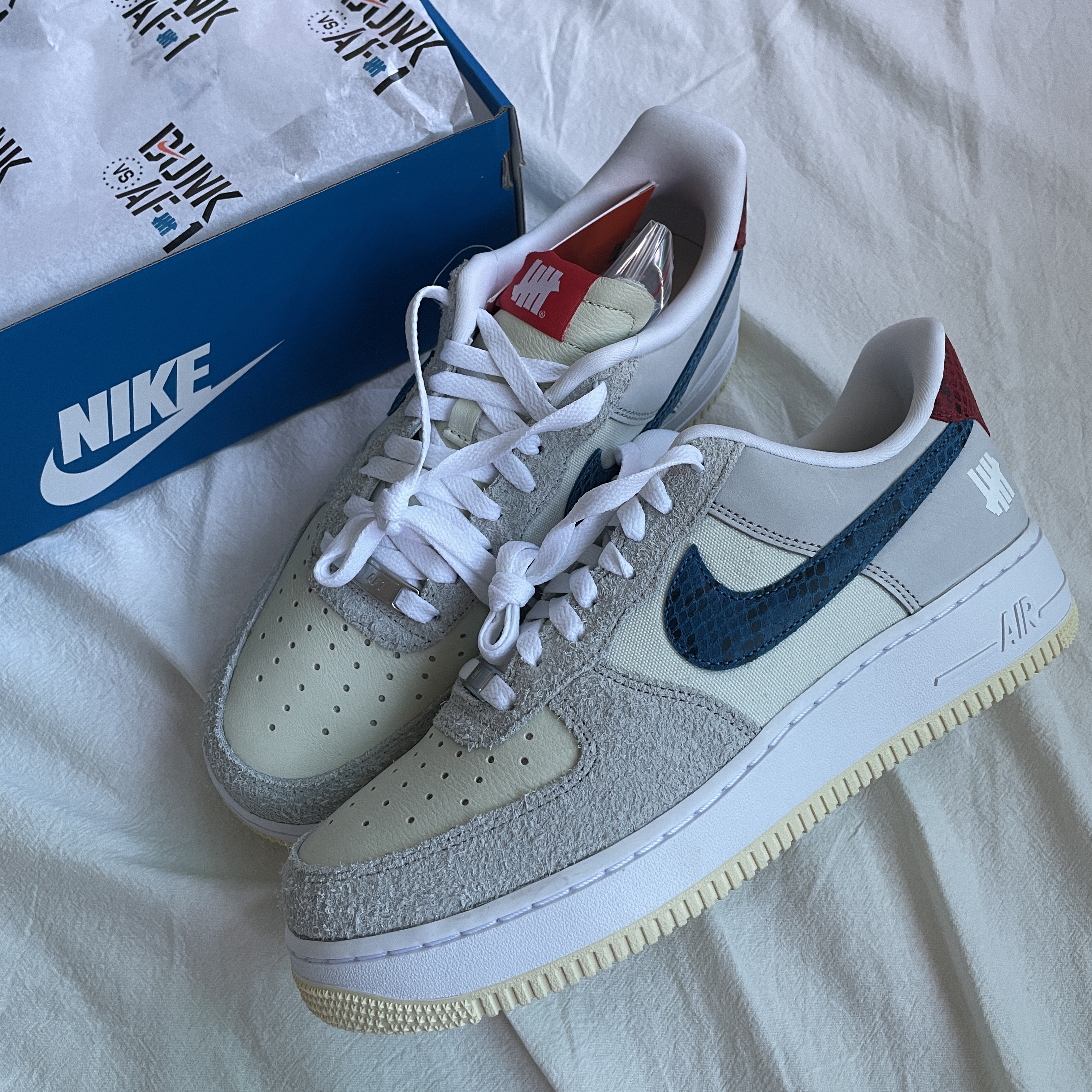 Nike x Undefeated Air Force 1 Low SP 5 On It 착용 스타일