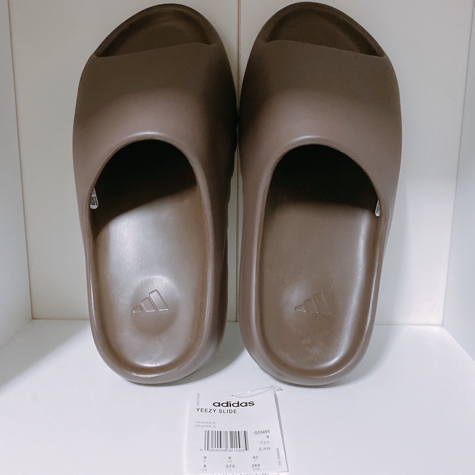 Adidas Yeezy Slide Soot 착용 스타일 - 3