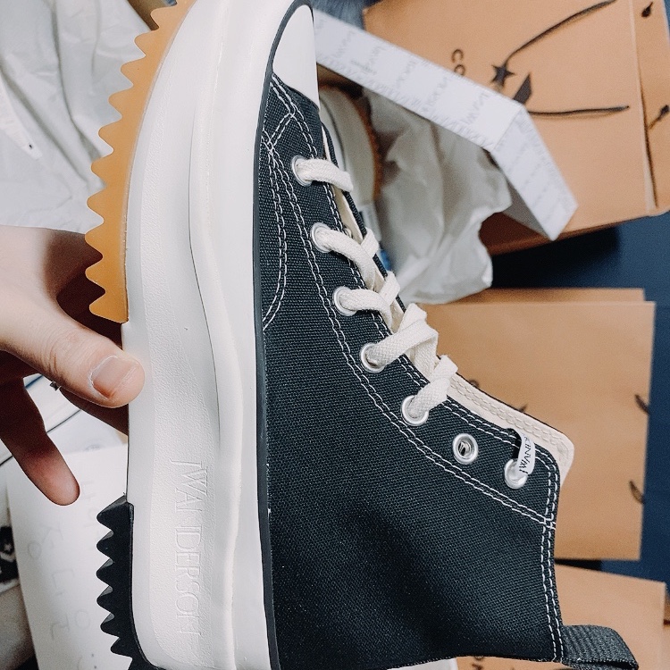 Converse x JW Anderson Run Star Hike Hi Black 착용 스타일 - 3