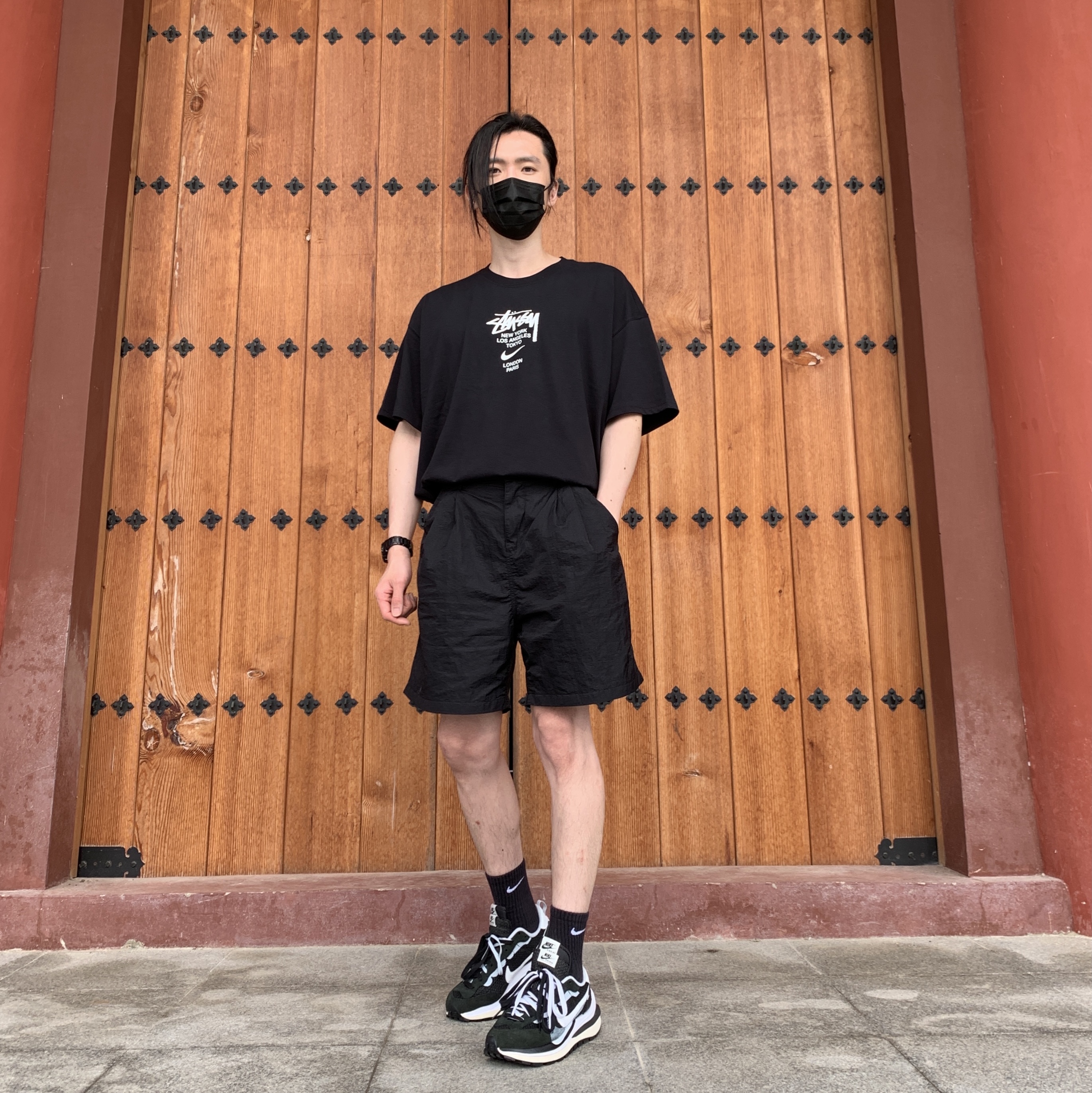 Nike x Sacai VaporWaffle Black White, Nike x Stussy WT T-Shirt Black - US/EU 착용 스타일 - 1