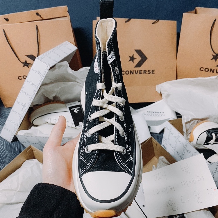 Converse x JW Anderson Run Star Hike Hi Black 착용 스타일 - 2