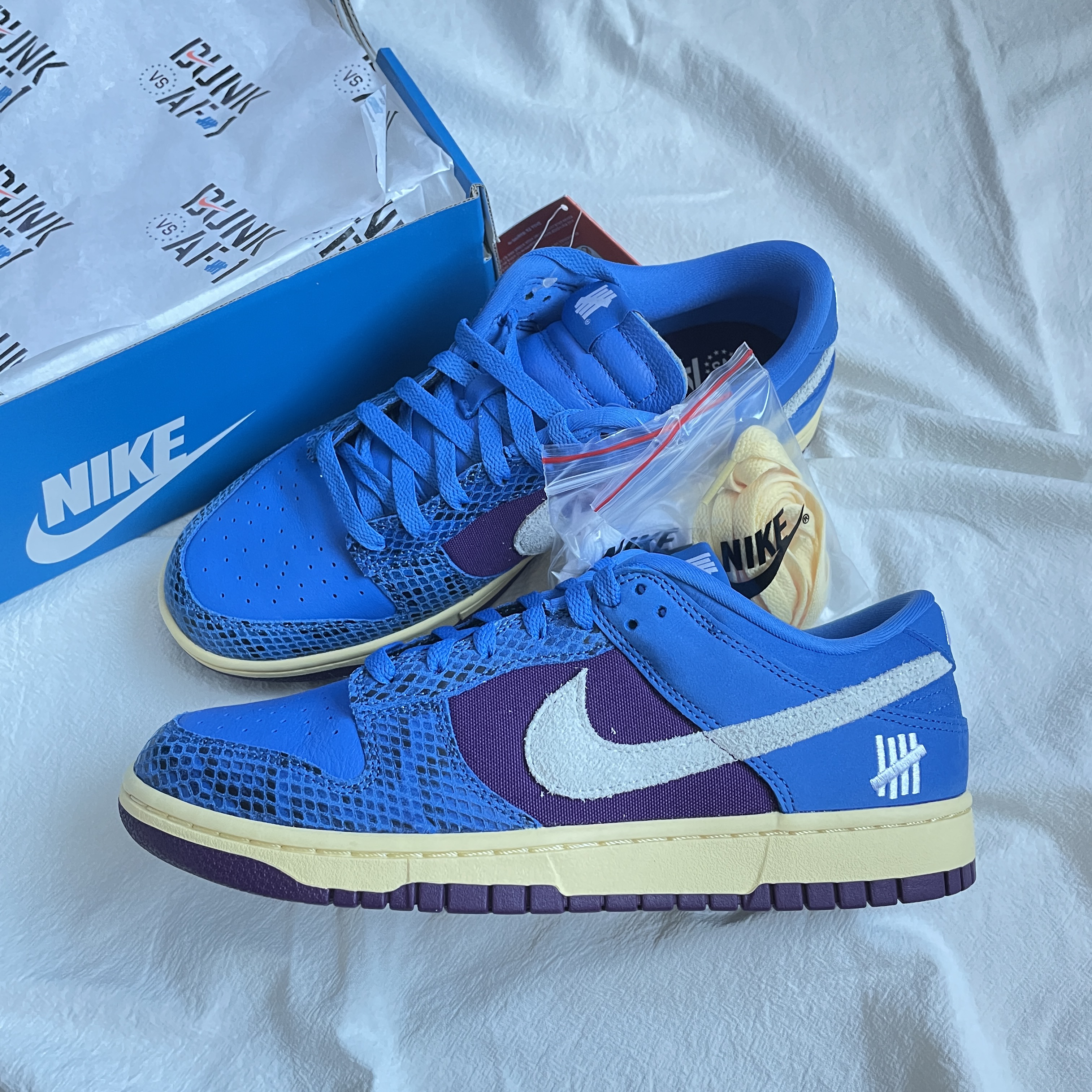 Nike x Undefeated Dunk Low SP 5 On It 착용 스타일