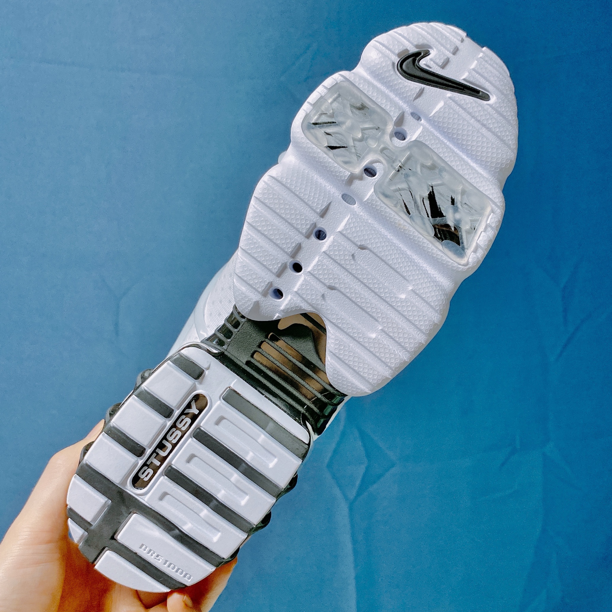 Nike x Stussy Air Zoom Spiridon Kukini White 착용 스타일 - 2