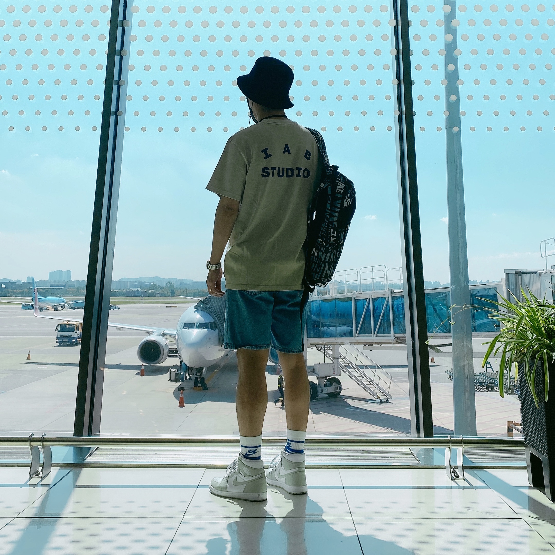 IAB Studio Pigment T-Shirt Oatmeal, (W) Jordan 1 Retro High OG Seafoam 착용 스타일