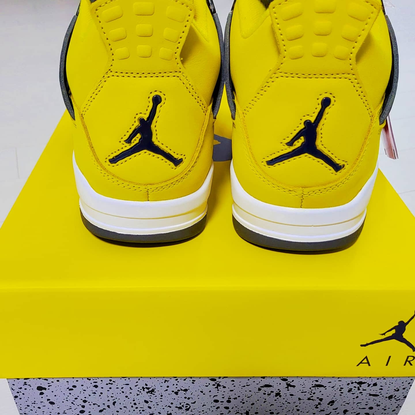 Jordan 4 Retro Tour Yellow 착용 스타일 - 2