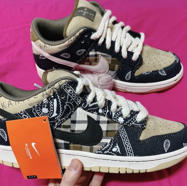 Nike x Travis Scott SB Dunk Low 착용 스타일 - 2