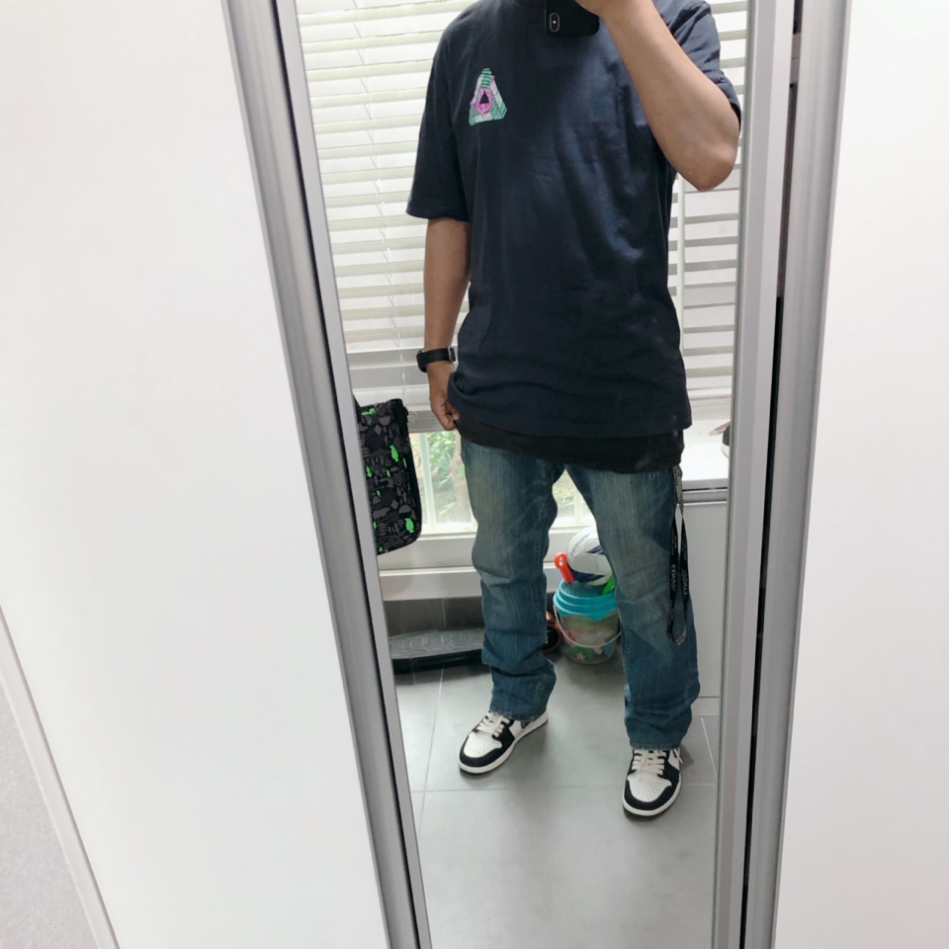 Jordan 1 Retro High OG A Star Is Born, Palace Tri-Zooted Shakka T-Shirt Navy - 20FW 착용 스타일 - 1