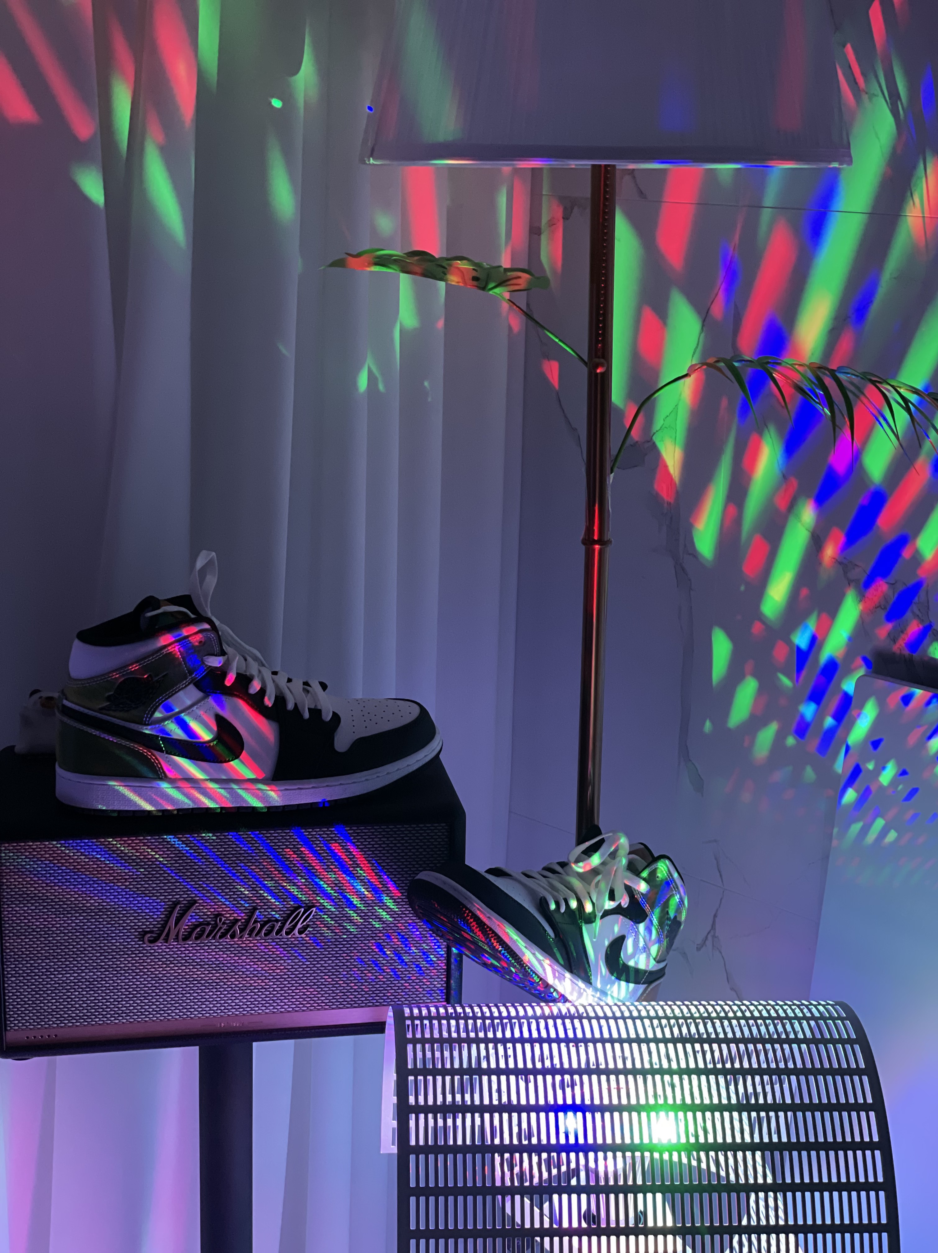 Jordan 1 Mid SE Heat Reactive 착용 스타일